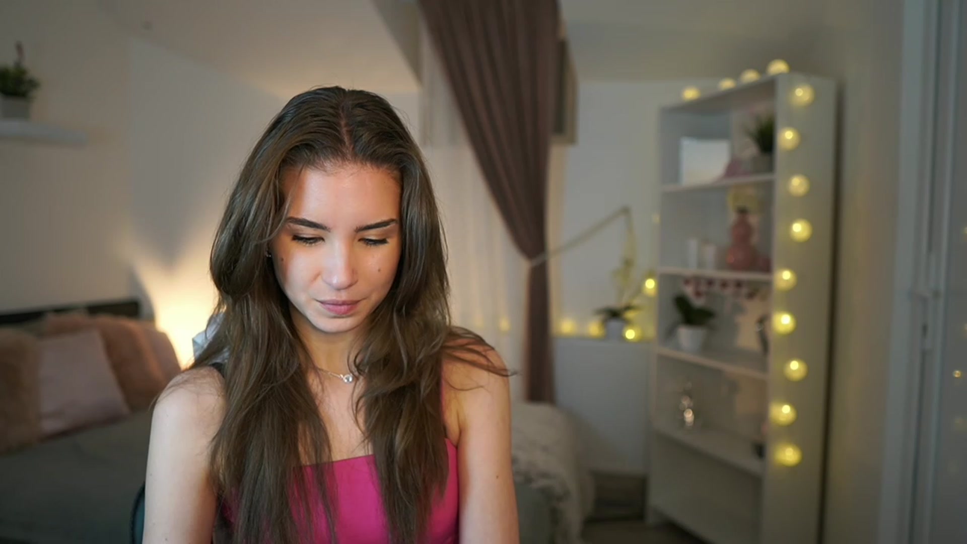 Gallery image thumbnail from Shy_jane's myfreecams stream on, 02/09/2023, 17:28 image 5 of 20