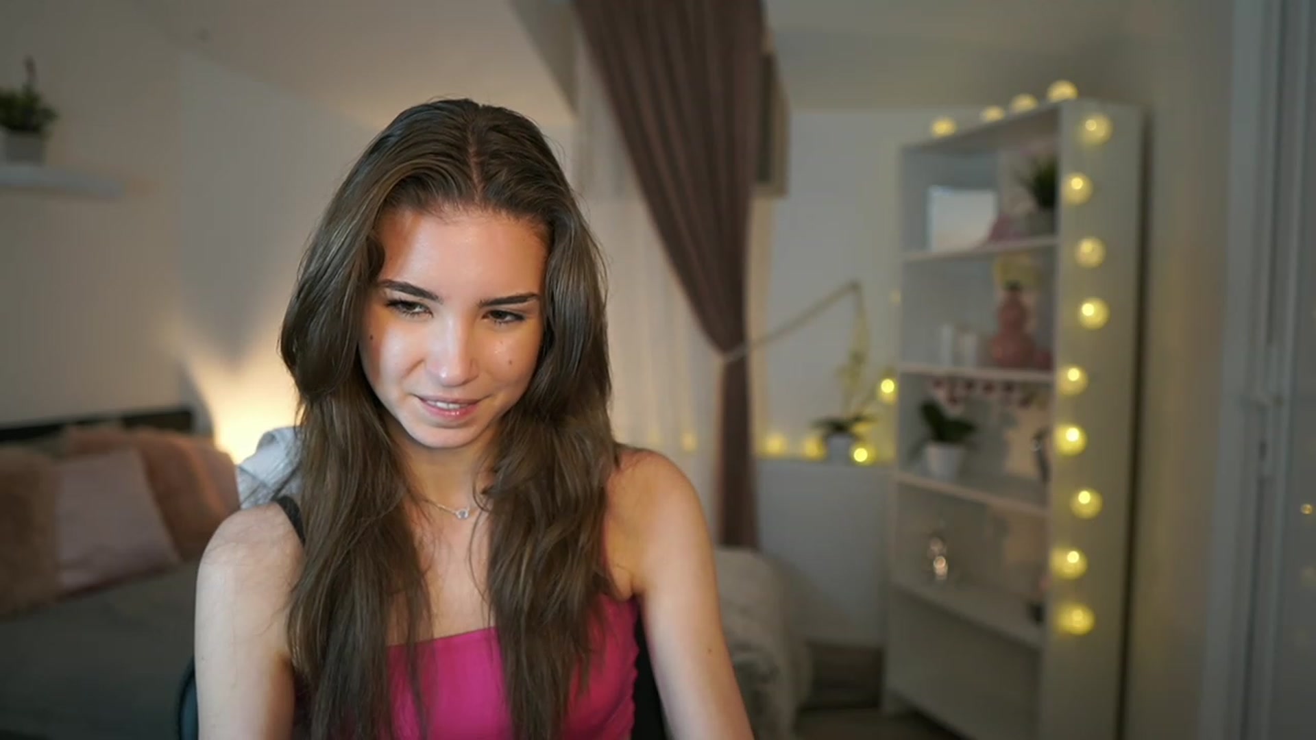 Gallery image thumbnail from Shy_jane's myfreecams stream on, 02/09/2023, 17:28 image 13 of 20