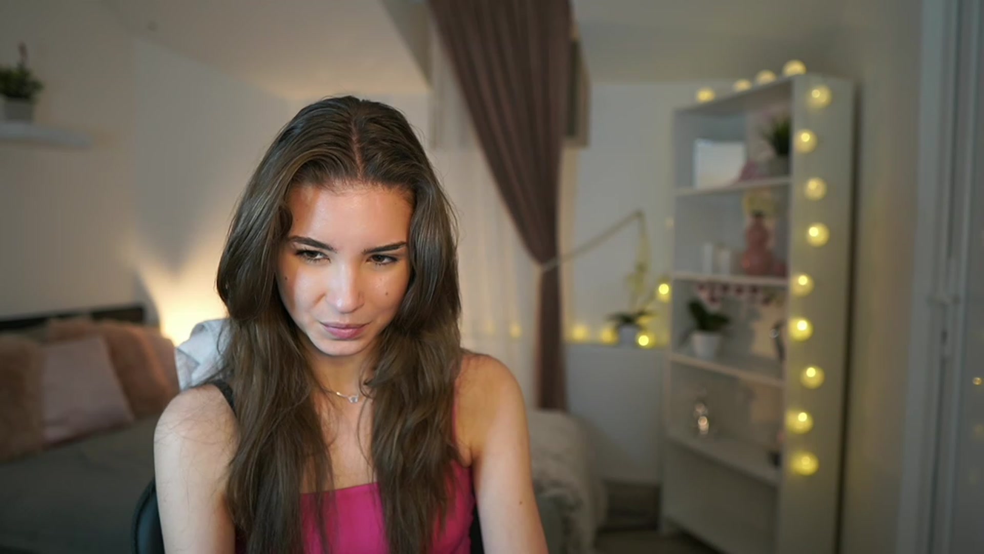Gallery image thumbnail from Shy_jane's myfreecams stream on, 02/09/2023, 17:28 image 14 of 20