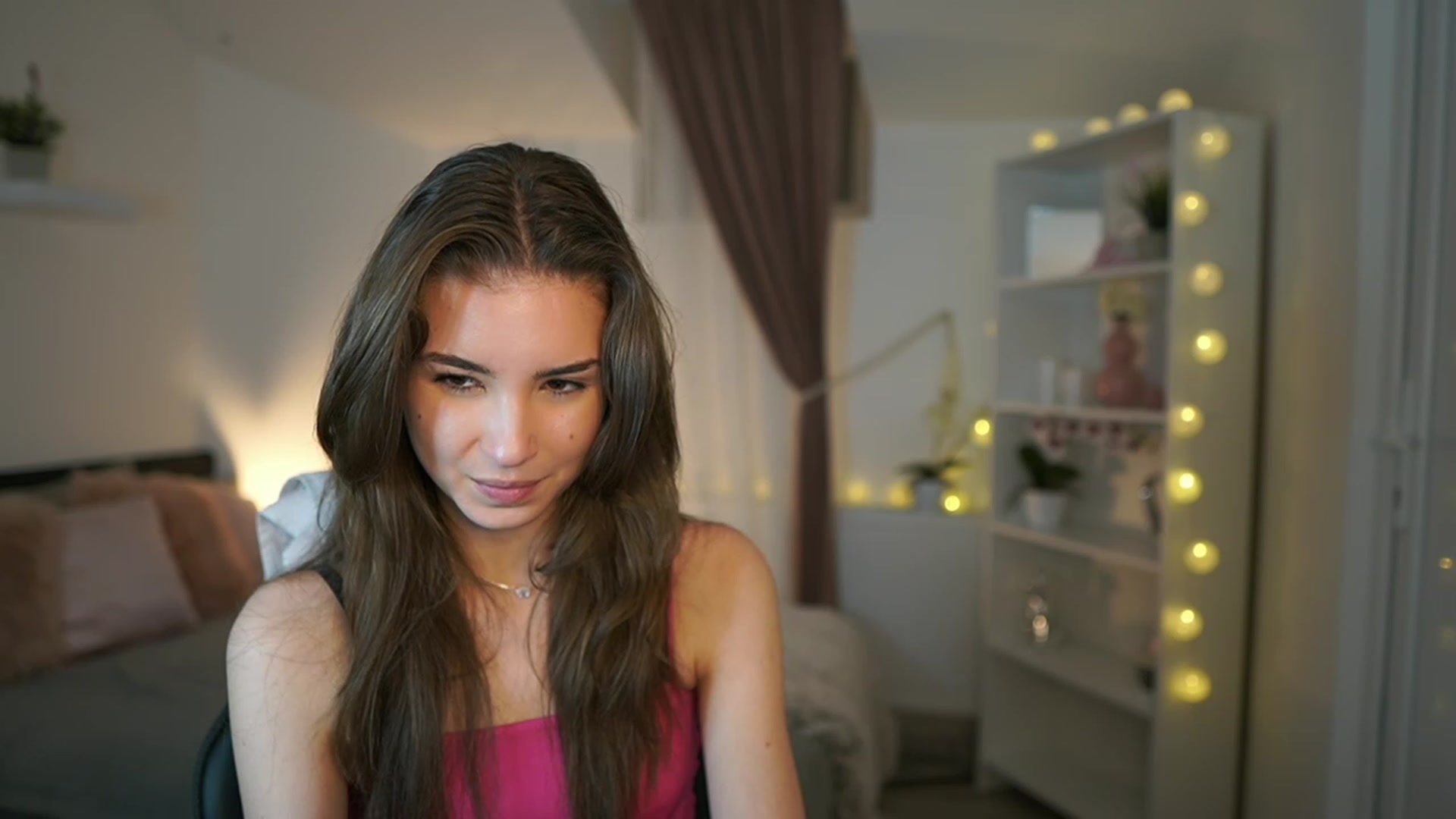 Gallery image thumbnail from Shy_jane's myfreecams stream on, 02/09/2023, 17:28 image 15 of 20