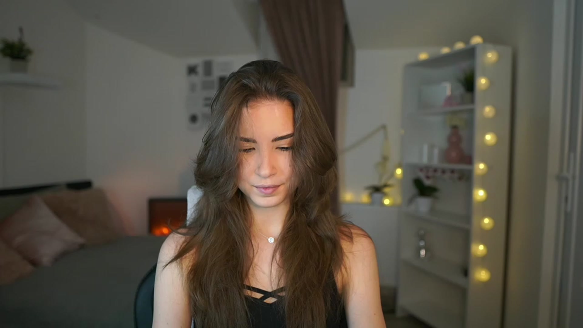 Gallery image thumbnail from Shy_jane's myfreecams stream on, 02/15/2023, 14:19 image 4 of 20