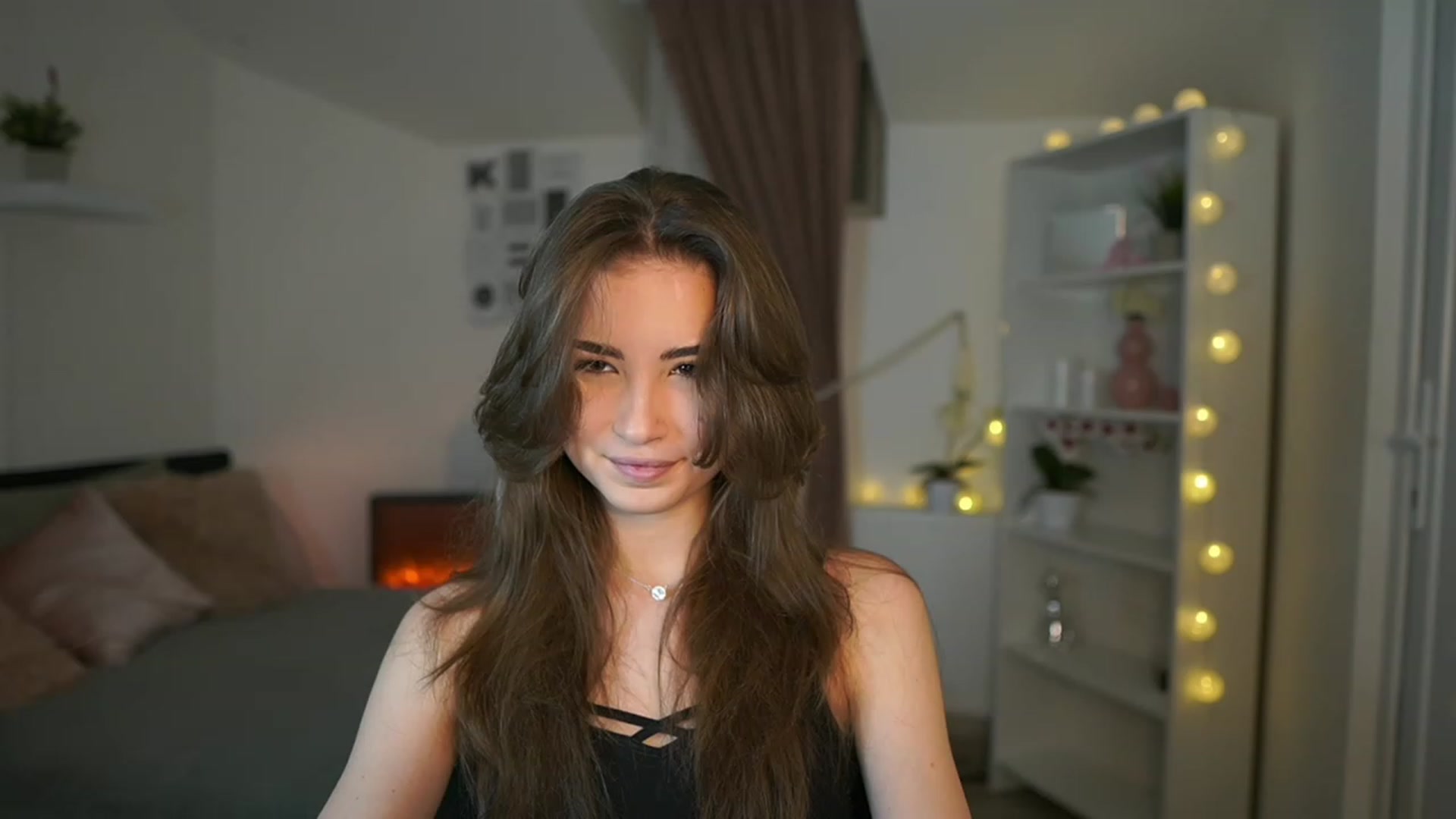 Gallery image thumbnail from Shy_jane's myfreecams stream on, 02/15/2023, 14:19 image 15 of 20