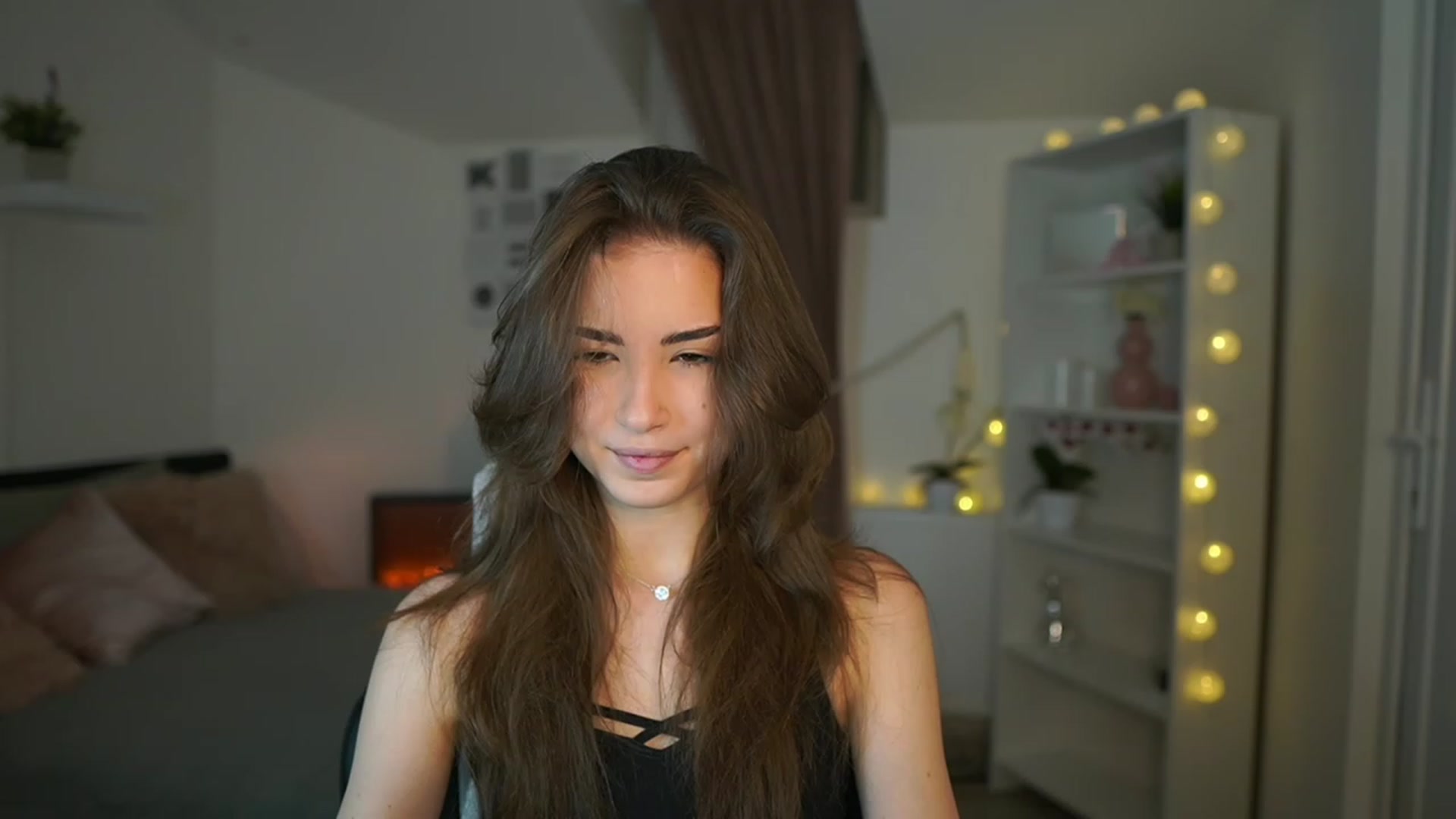 Gallery image thumbnail from Shy_jane's myfreecams stream on, 02/15/2023, 14:19 image 1 of 20