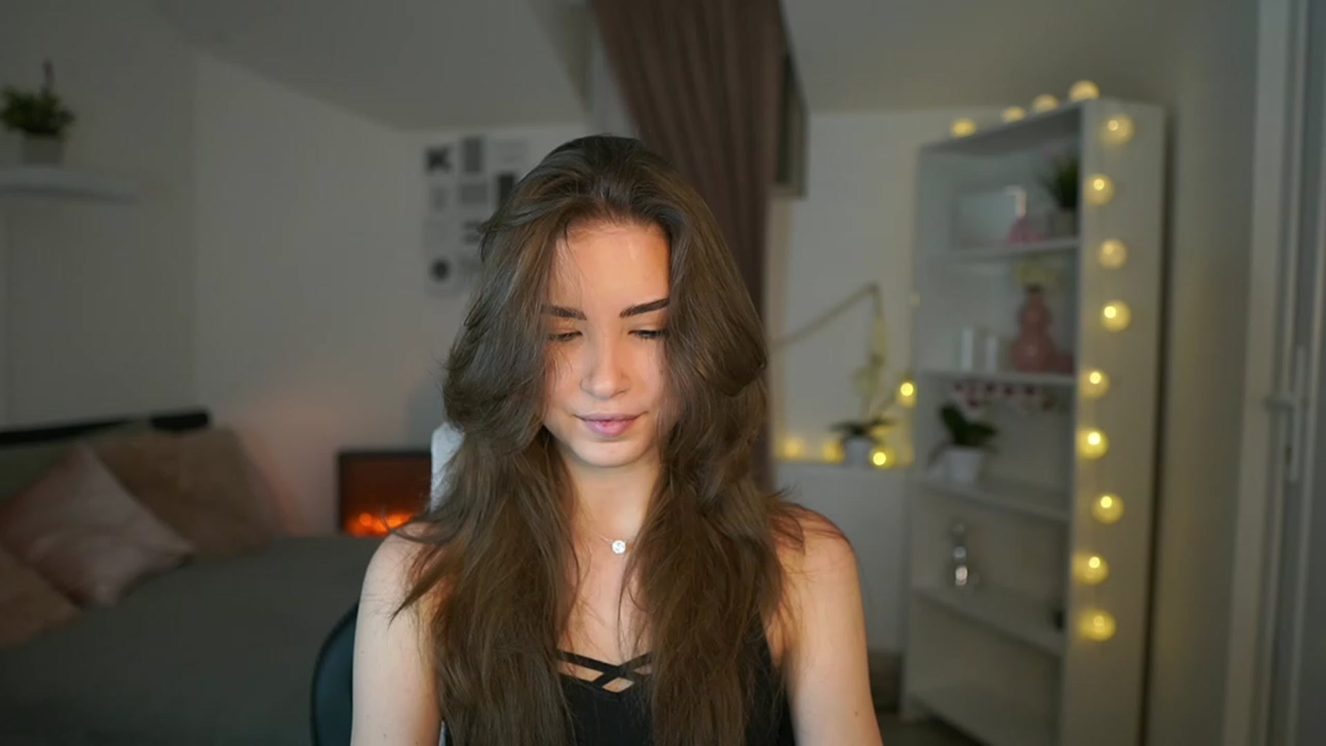 Gallery image thumbnail from Shy_jane's myfreecams stream on, 02/15/2023, 14:19 image 6 of 20