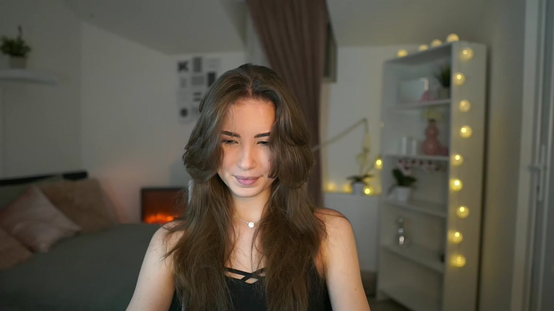 Gallery image thumbnail from Shy_jane's myfreecams stream on, 02/15/2023, 14:19 image 14 of 20