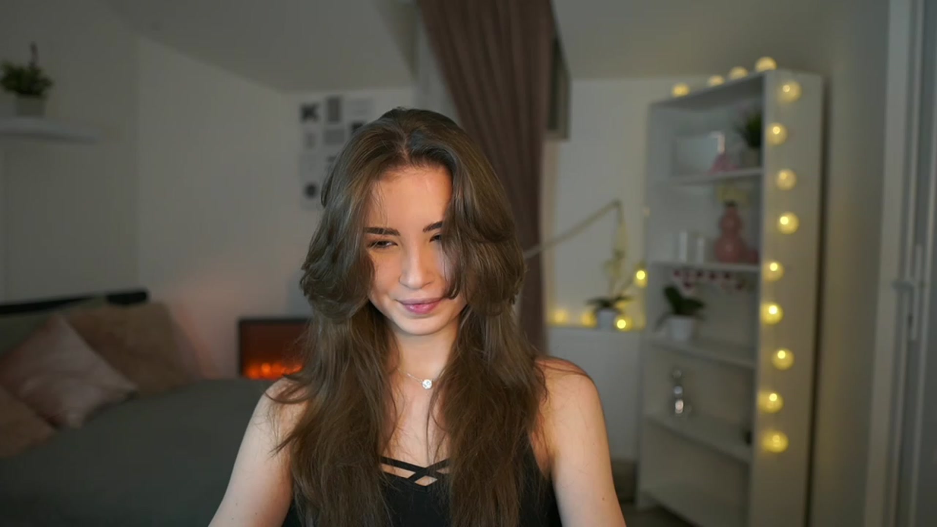 Gallery image thumbnail from Shy_jane's myfreecams stream on, 02/15/2023, 14:19 image 17 of 20