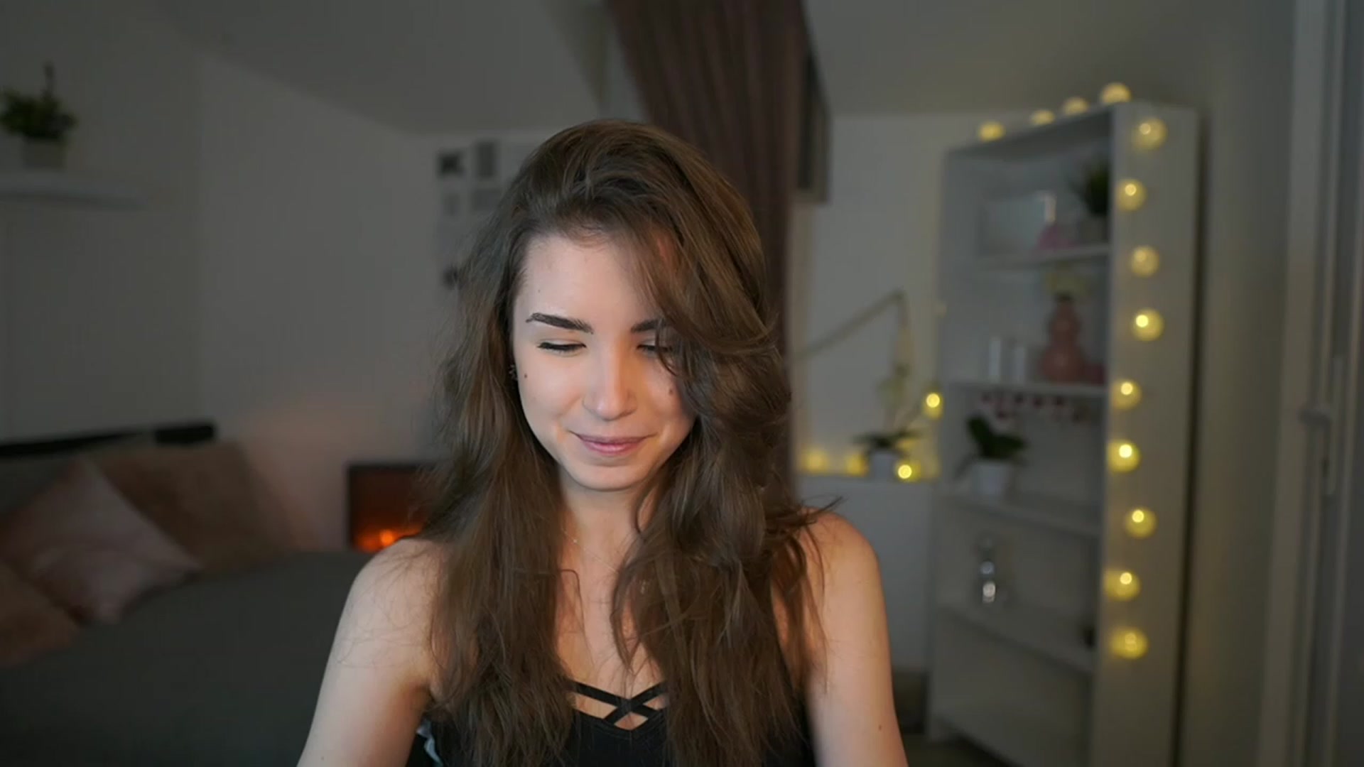 Gallery image thumbnail from Shy_jane's myfreecams stream on, 02/15/2023, 15:43 image 2 of 20