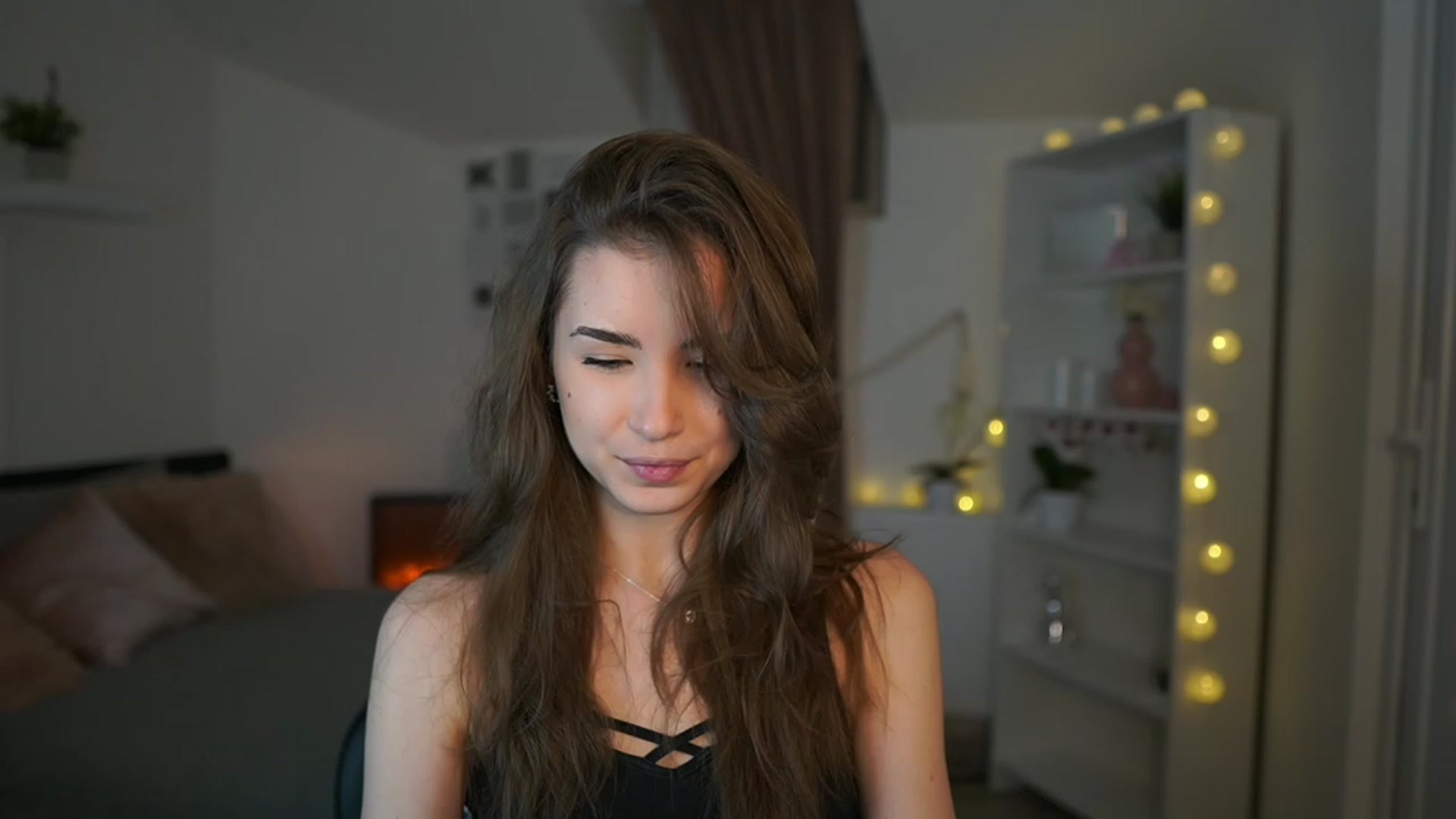 Gallery image thumbnail from Shy_jane's myfreecams stream on, 02/15/2023, 15:43 image 5 of 20