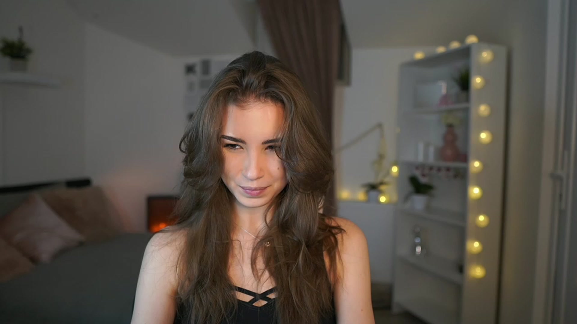 Gallery image thumbnail from Shy_jane's myfreecams stream on, 02/15/2023, 15:43 image 9 of 20