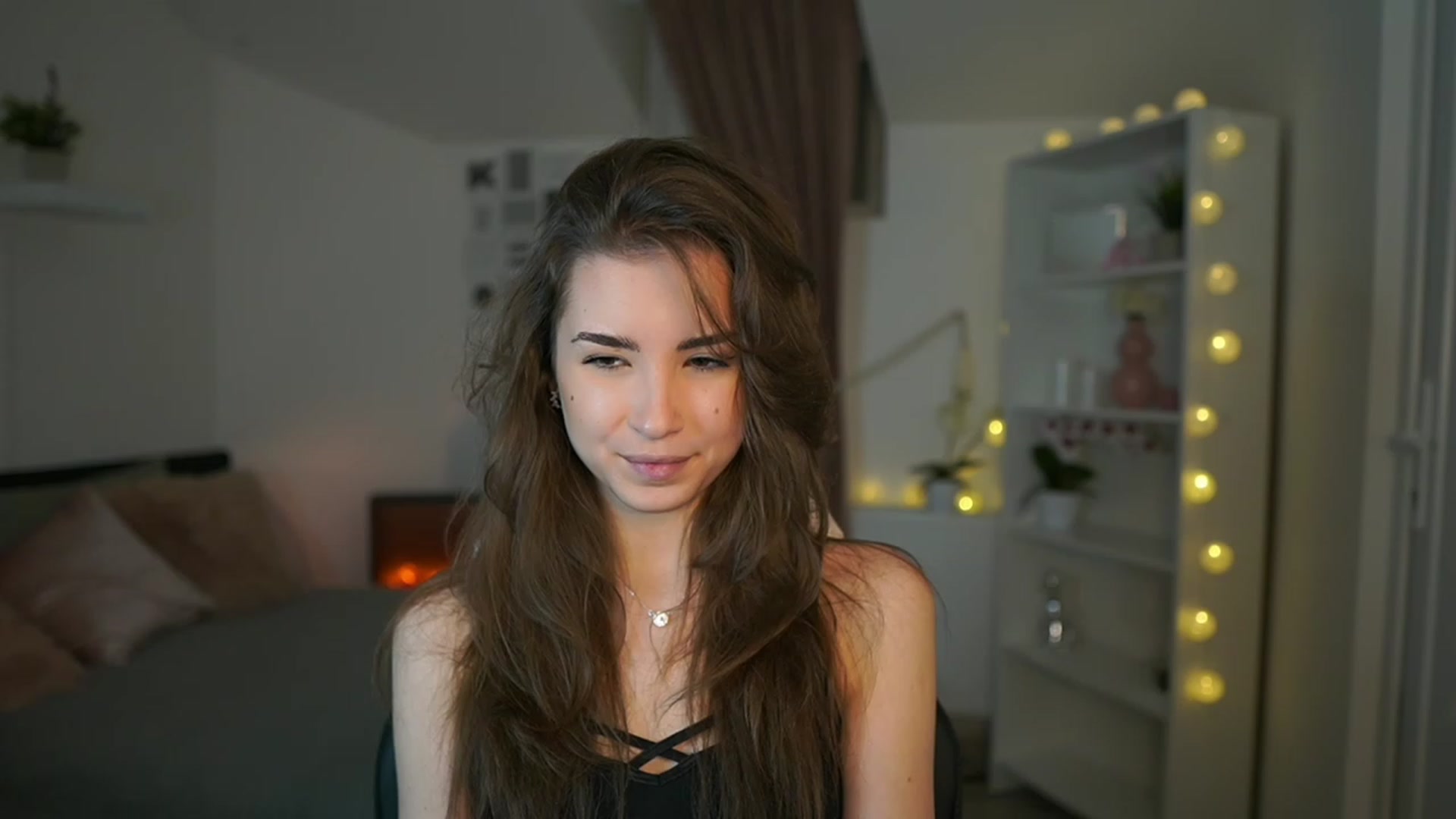 Gallery image thumbnail from Shy_jane's myfreecams stream on, 02/15/2023, 16:18 image 18 of 20