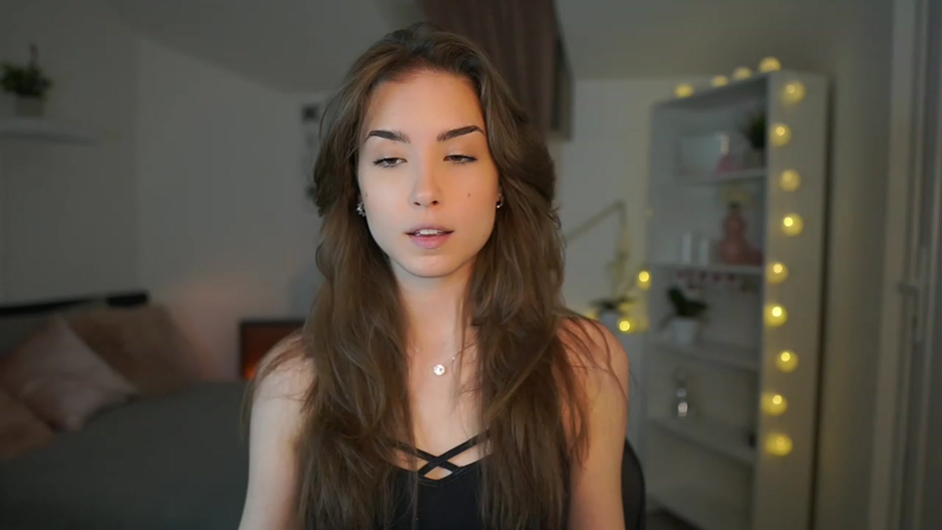 Gallery image thumbnail from Shy_jane's myfreecams stream on, 02/15/2023, 16:18 image 16 of 20