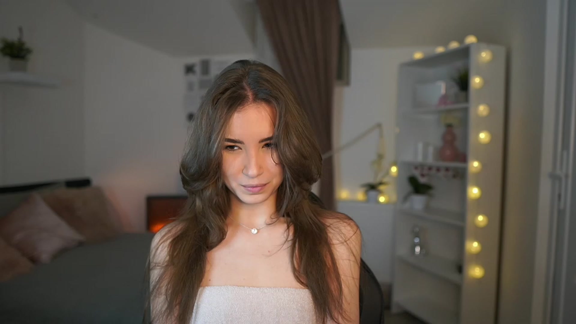 Gallery image thumbnail from Shy_jane's myfreecams stream on, 02/15/2023, 16:18 image 13 of 20