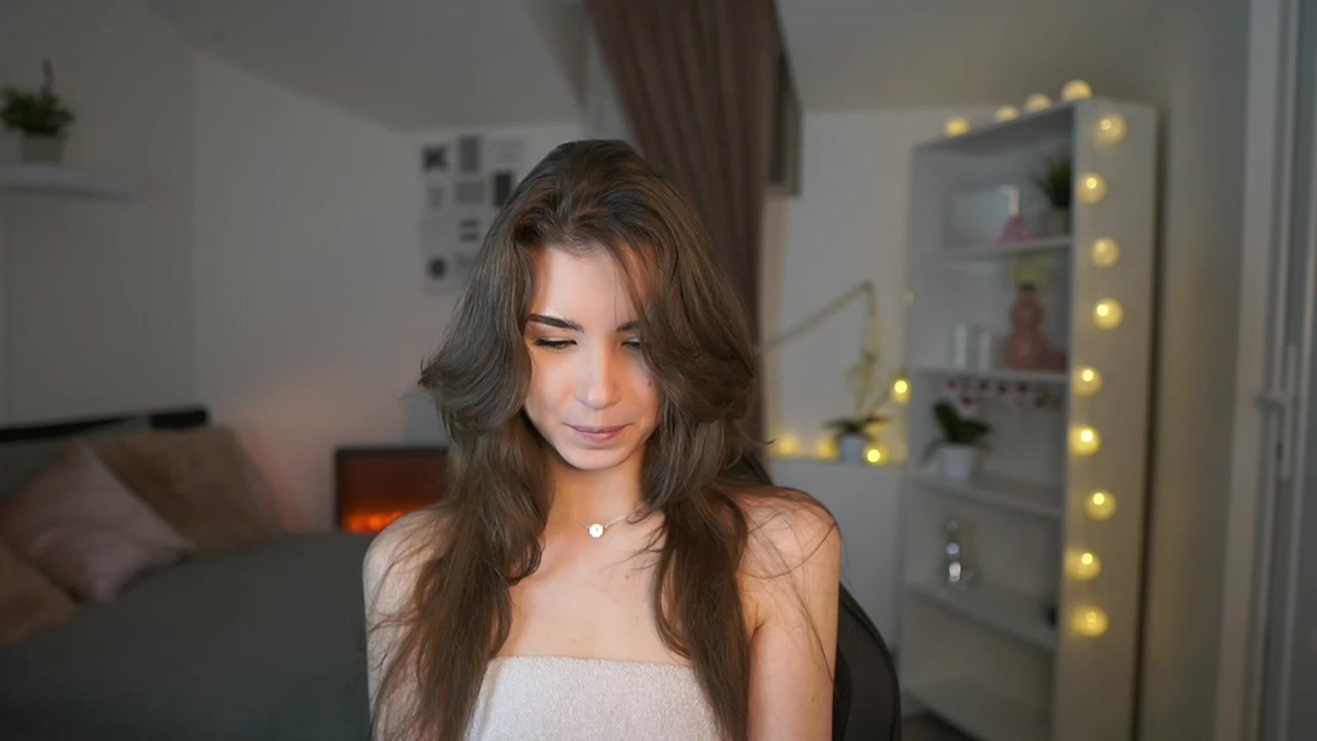 Gallery image thumbnail from Shy_jane's myfreecams stream on, 02/15/2023, 16:18 image 15 of 20