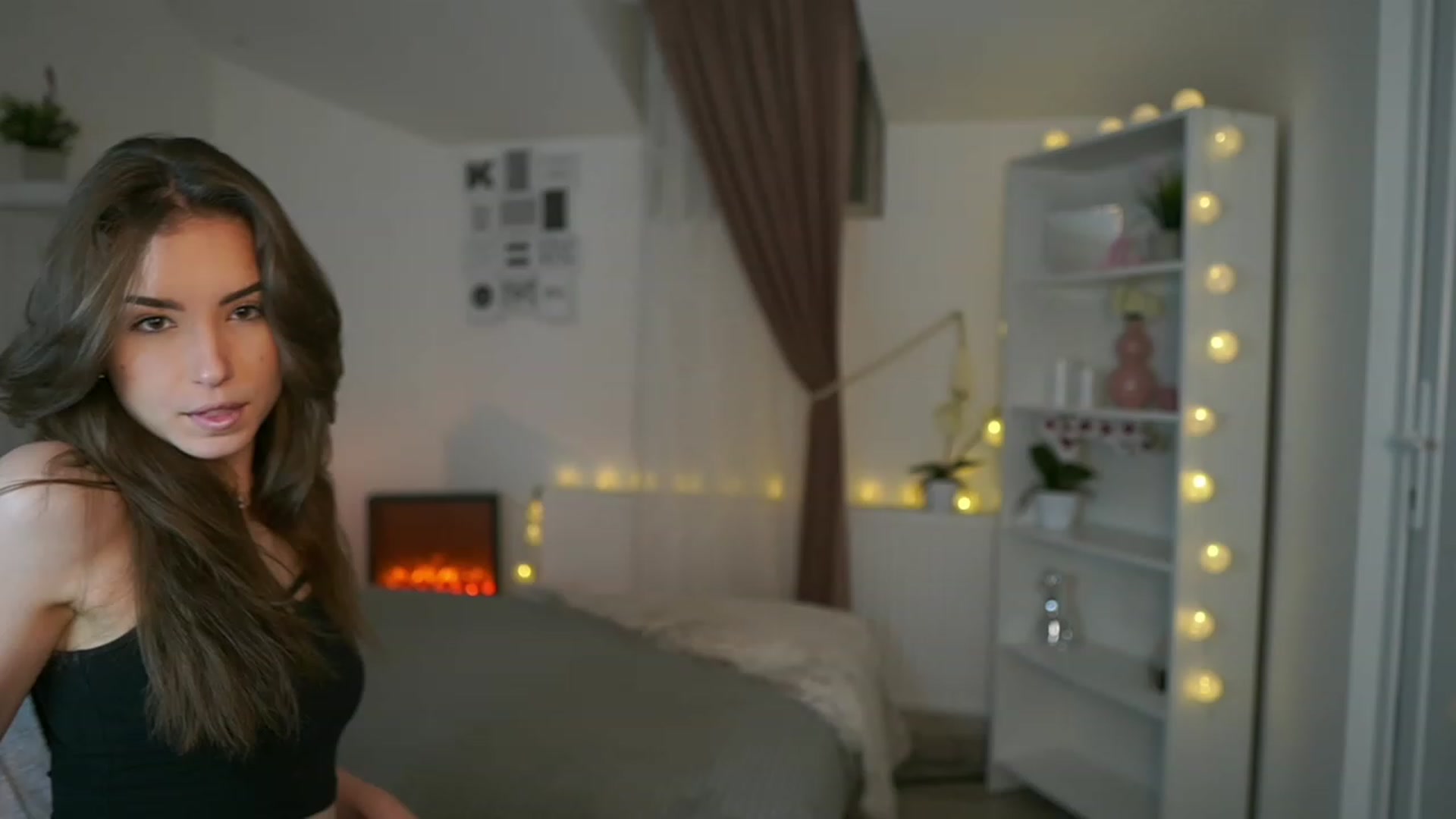 Gallery image thumbnail from Shy_jane's myfreecams stream on, 02/15/2023, 17:39 image 3 of 20