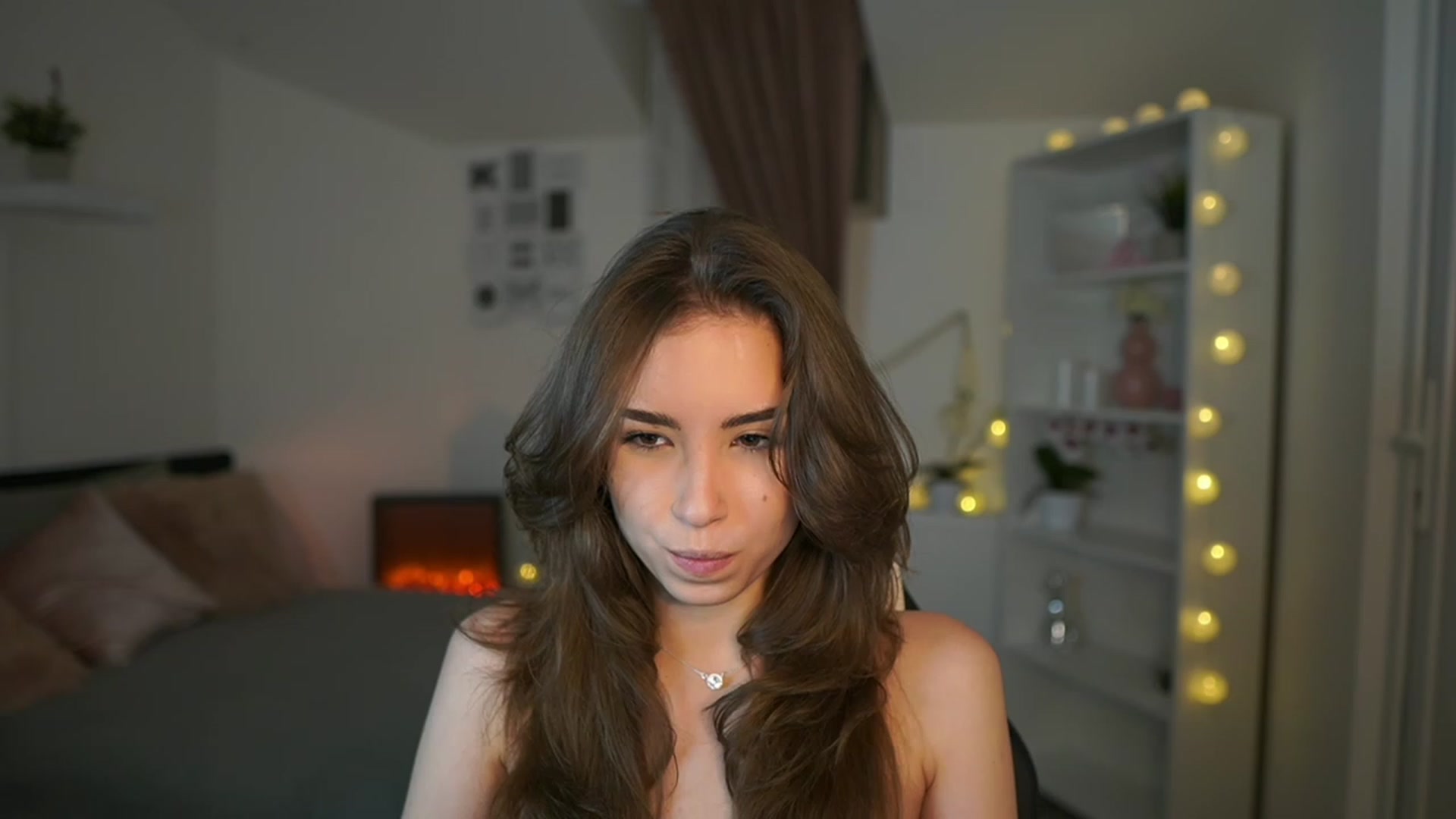 Gallery image thumbnail from Shy_jane's myfreecams stream on, 02/15/2023, 17:39 image 9 of 20