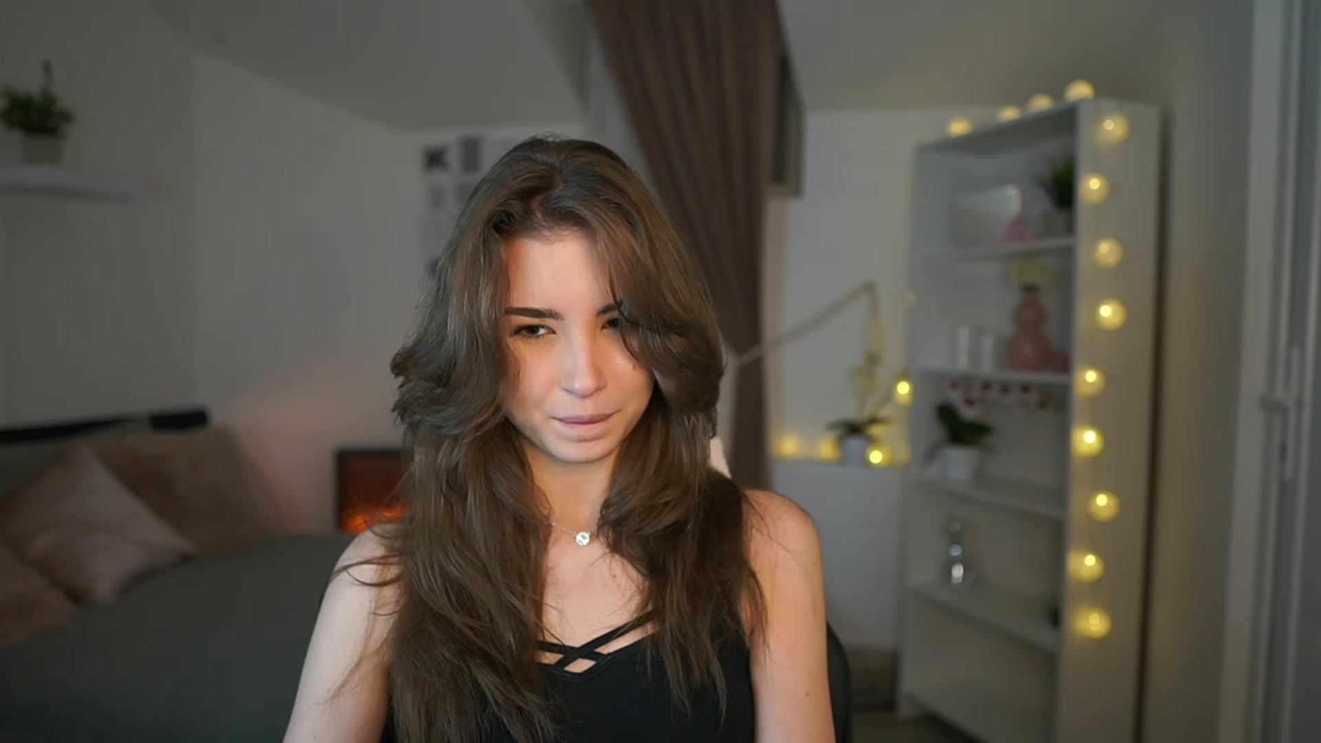 Gallery image thumbnail from Shy_jane's myfreecams stream on, 02/15/2023, 17:39 image 2 of 20