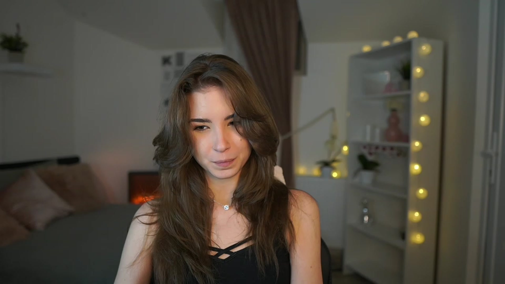 Gallery image thumbnail from Shy_jane's myfreecams stream on, 02/15/2023, 17:39 image 1 of 20