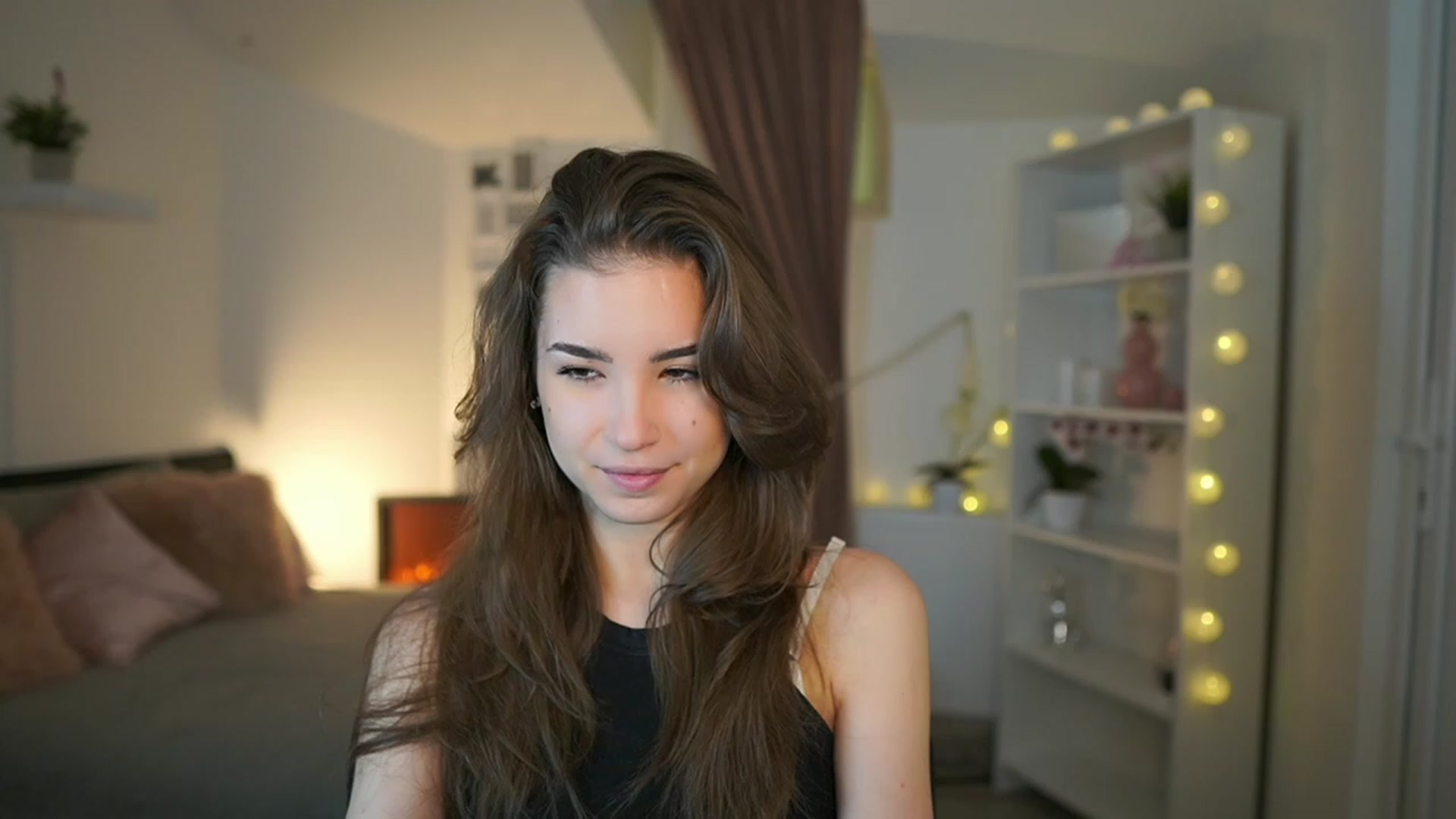 Gallery image thumbnail from Shy_jane's myfreecams stream on, 02/16/2023, 09:32 image 8 of 20