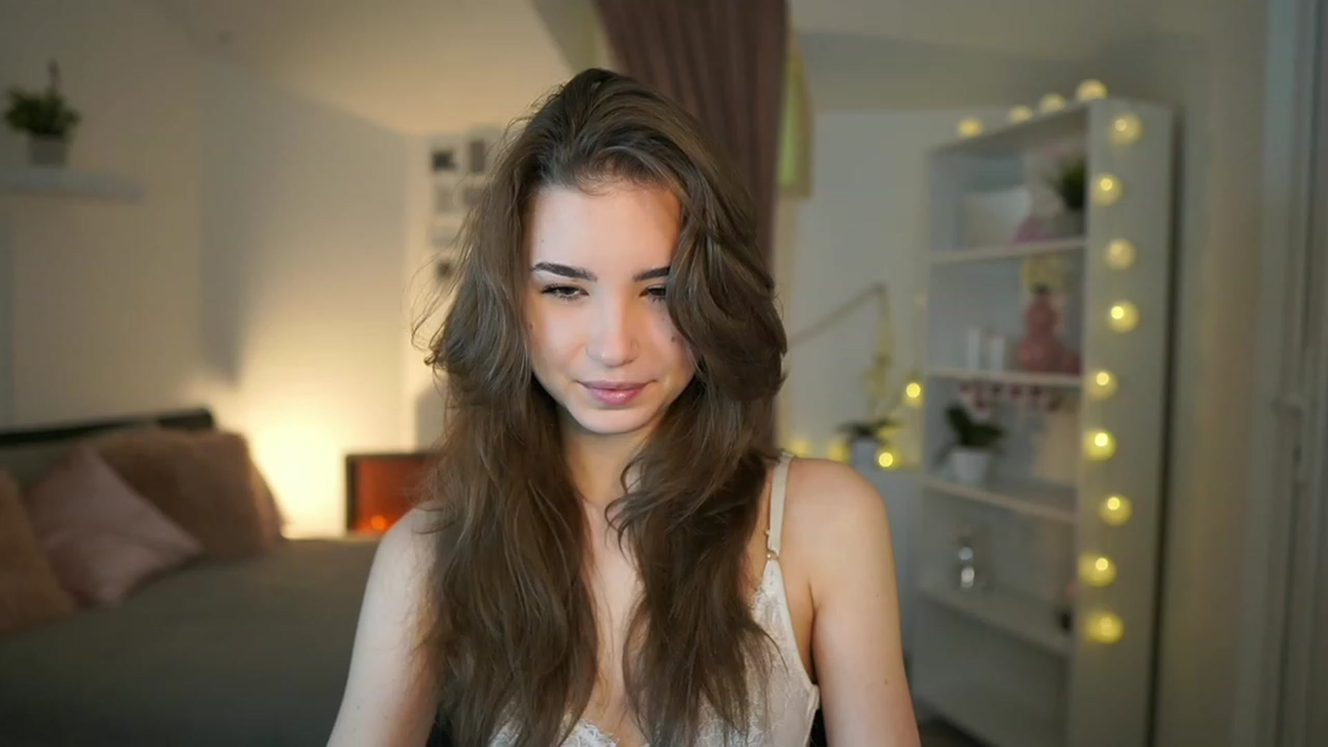 Gallery image thumbnail from Shy_jane's myfreecams stream on, 02/16/2023, 09:32 image 16 of 20