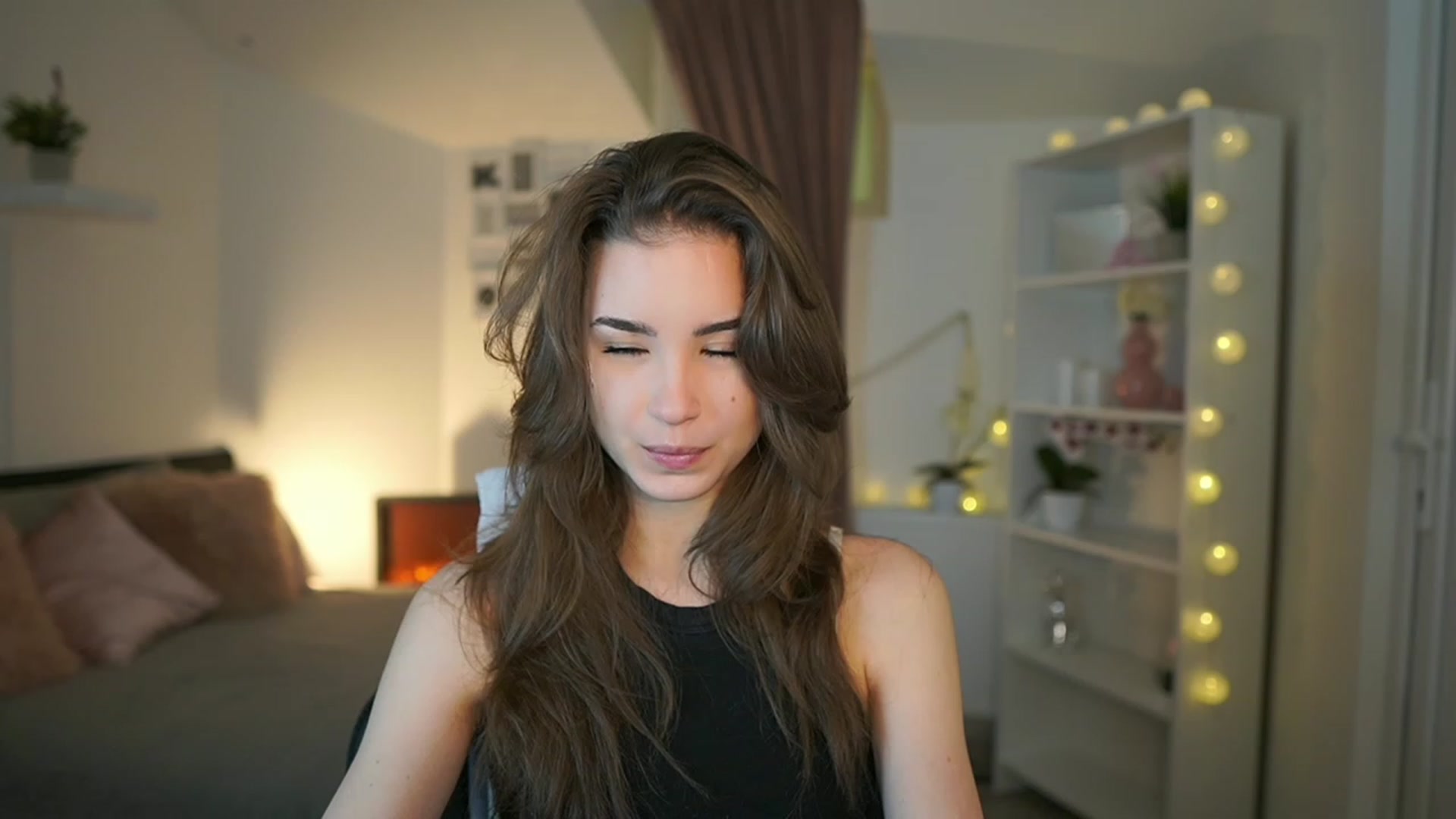 Gallery image thumbnail from Shy_jane's myfreecams stream on, 02/16/2023, 09:32 image 3 of 20