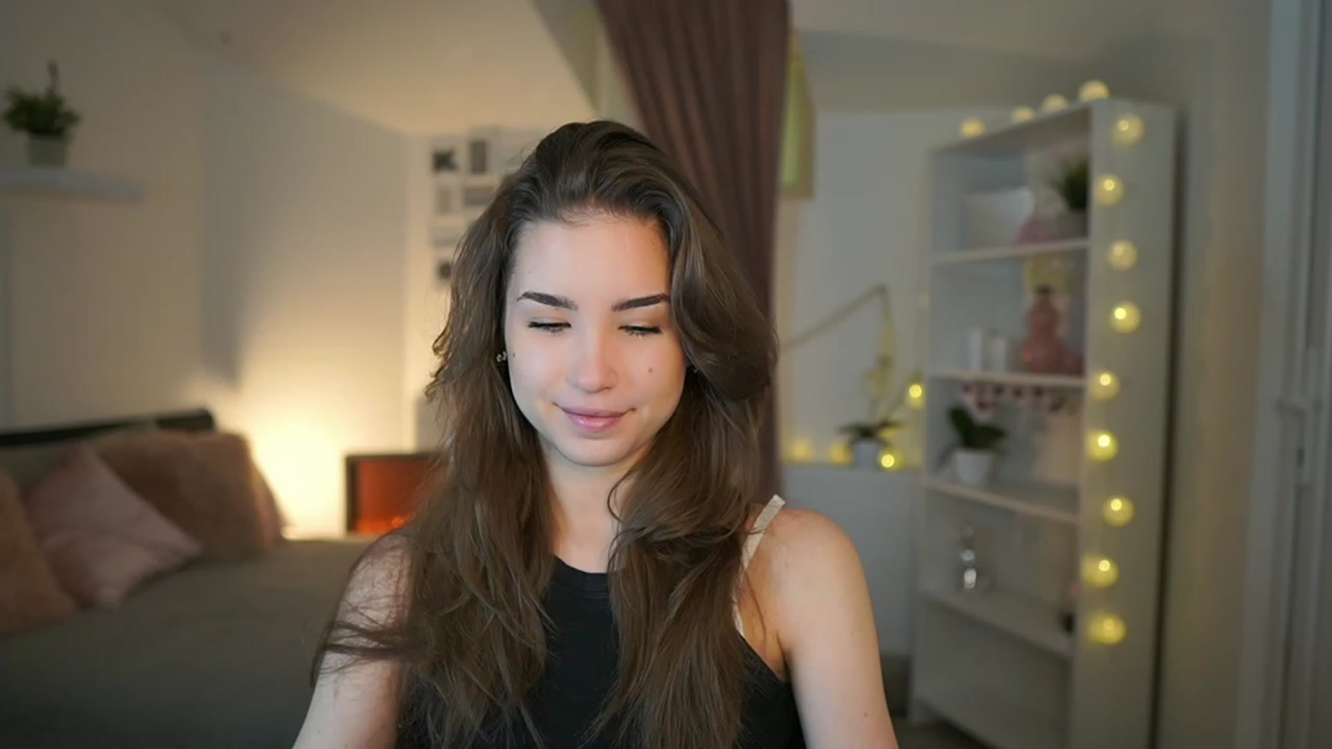 Gallery image thumbnail from Shy_jane's myfreecams stream on, 02/16/2023, 09:32 image 6 of 20