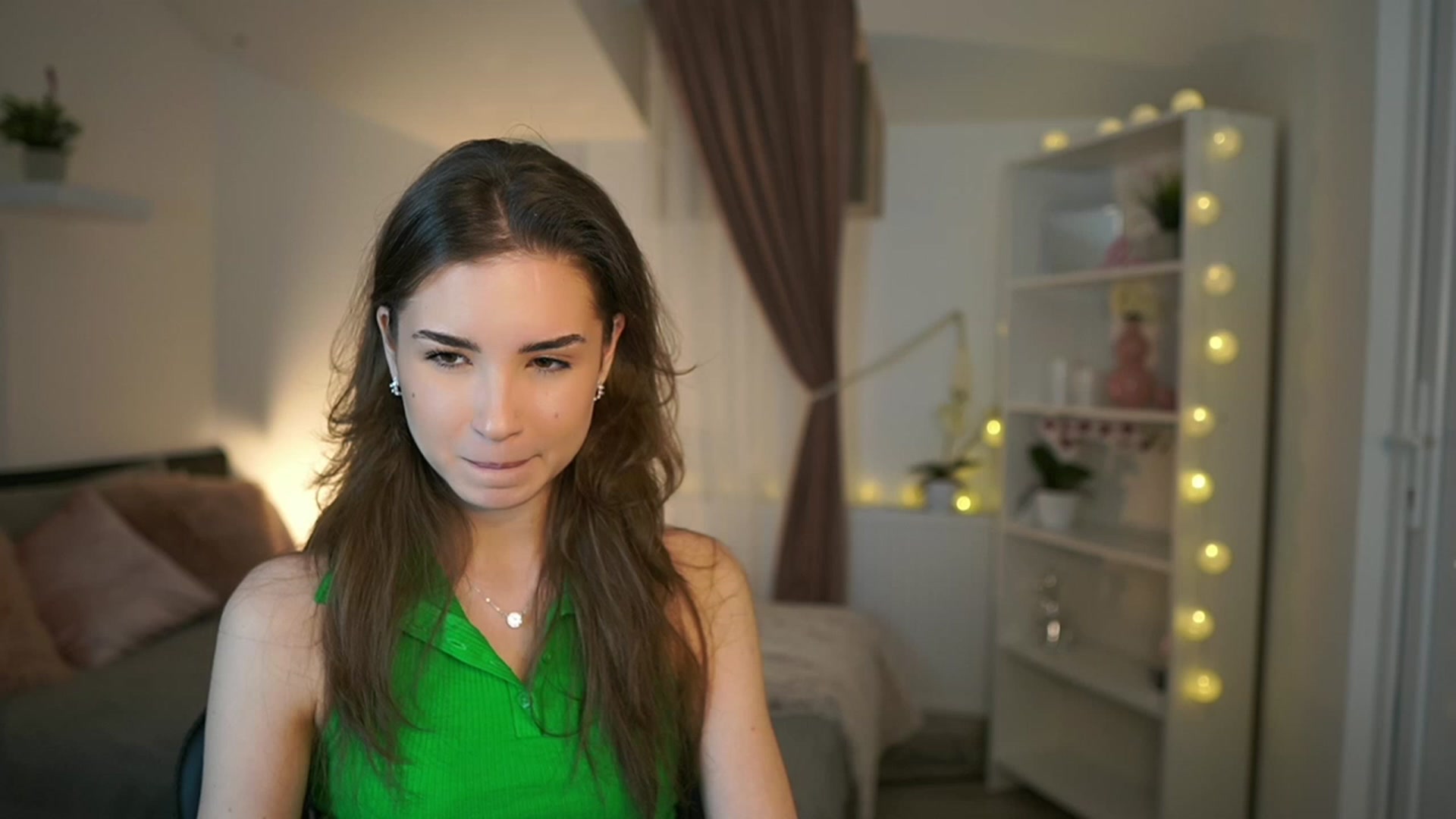 Gallery image thumbnail from Shy_jane's myfreecams stream on, 02/17/2023, 15:09 image 5 of 20
