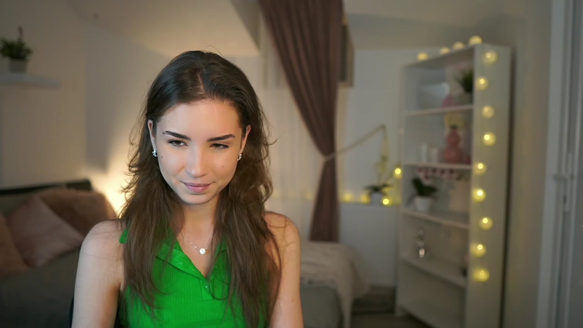Gallery image thumbnail from Shy_jane's myfreecams stream on, 02/17/2023, 15:09 image 4 of 20