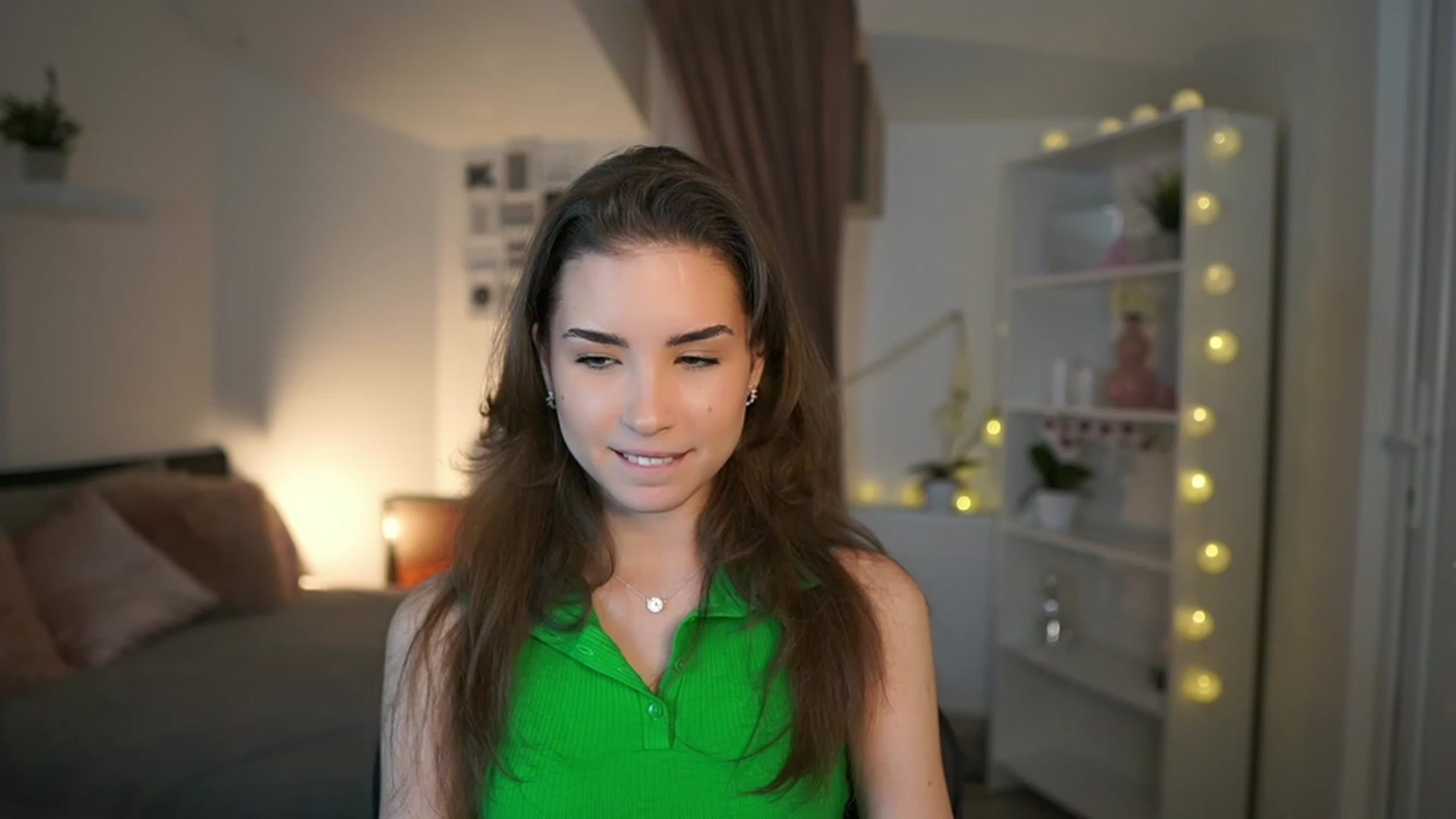 Gallery image thumbnail from Shy_jane's myfreecams stream on, 02/17/2023, 15:09 image 9 of 20