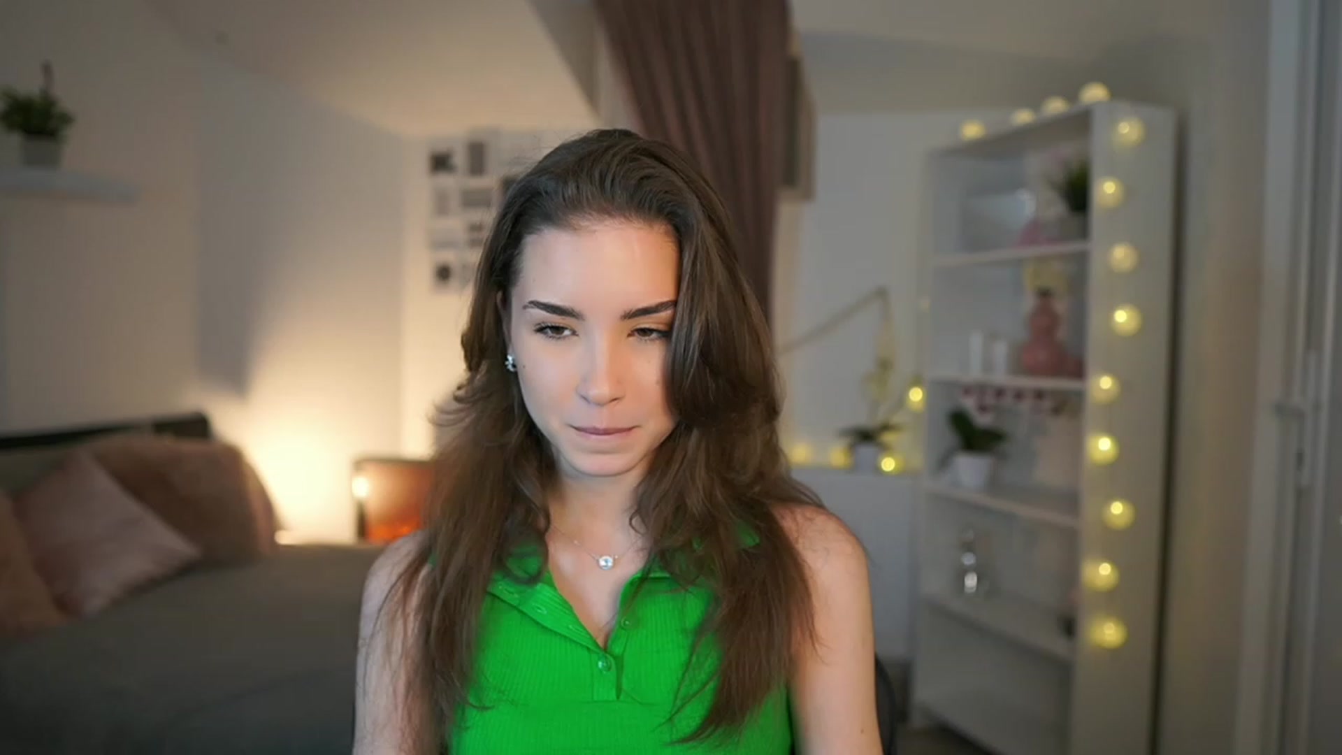 Gallery image thumbnail from Shy_jane's myfreecams stream on, 02/17/2023, 15:09 image 7 of 20