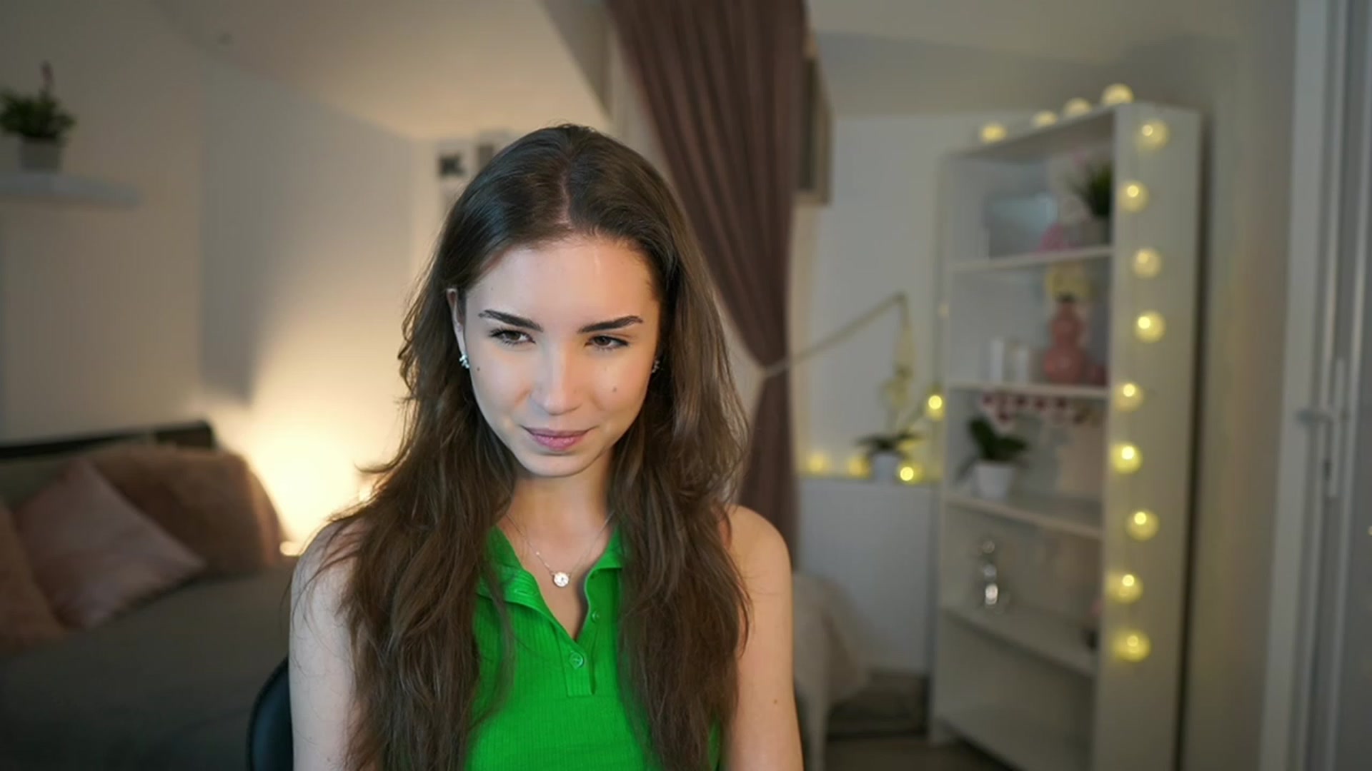 Gallery image thumbnail from Shy_jane's myfreecams stream on, 02/17/2023, 16:27 image 2 of 20