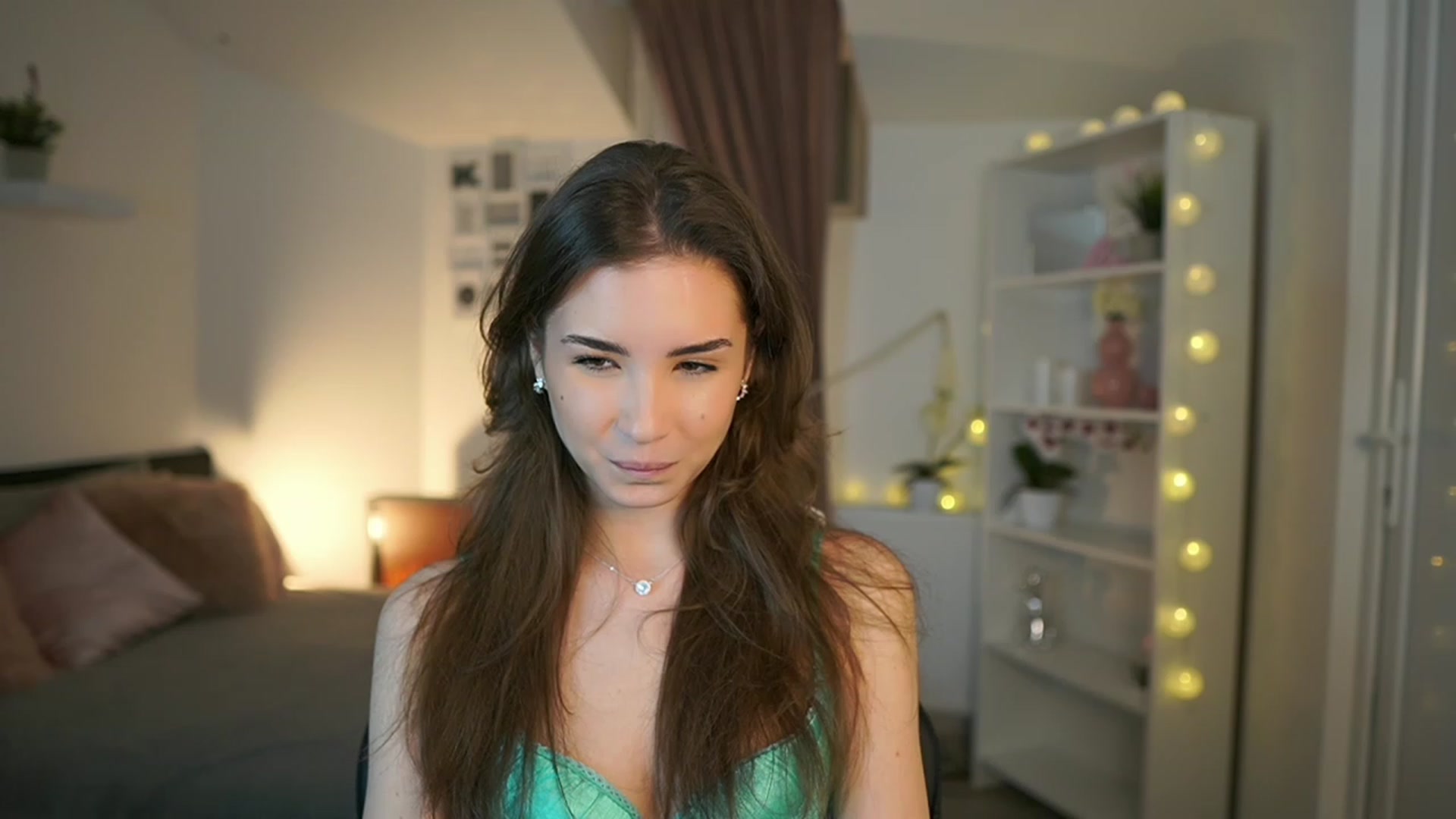 Gallery image thumbnail from Shy_jane's myfreecams stream on, 02/17/2023, 16:27 image 18 of 20