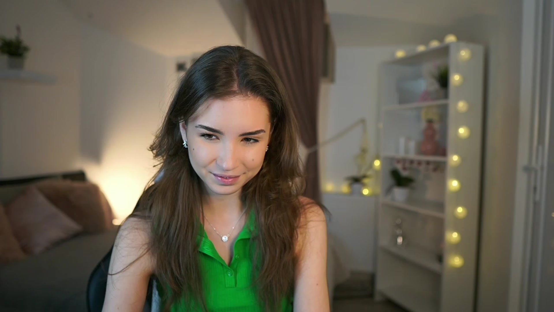 Gallery image thumbnail from Shy_jane's myfreecams stream on, 02/17/2023, 16:27 image 7 of 20