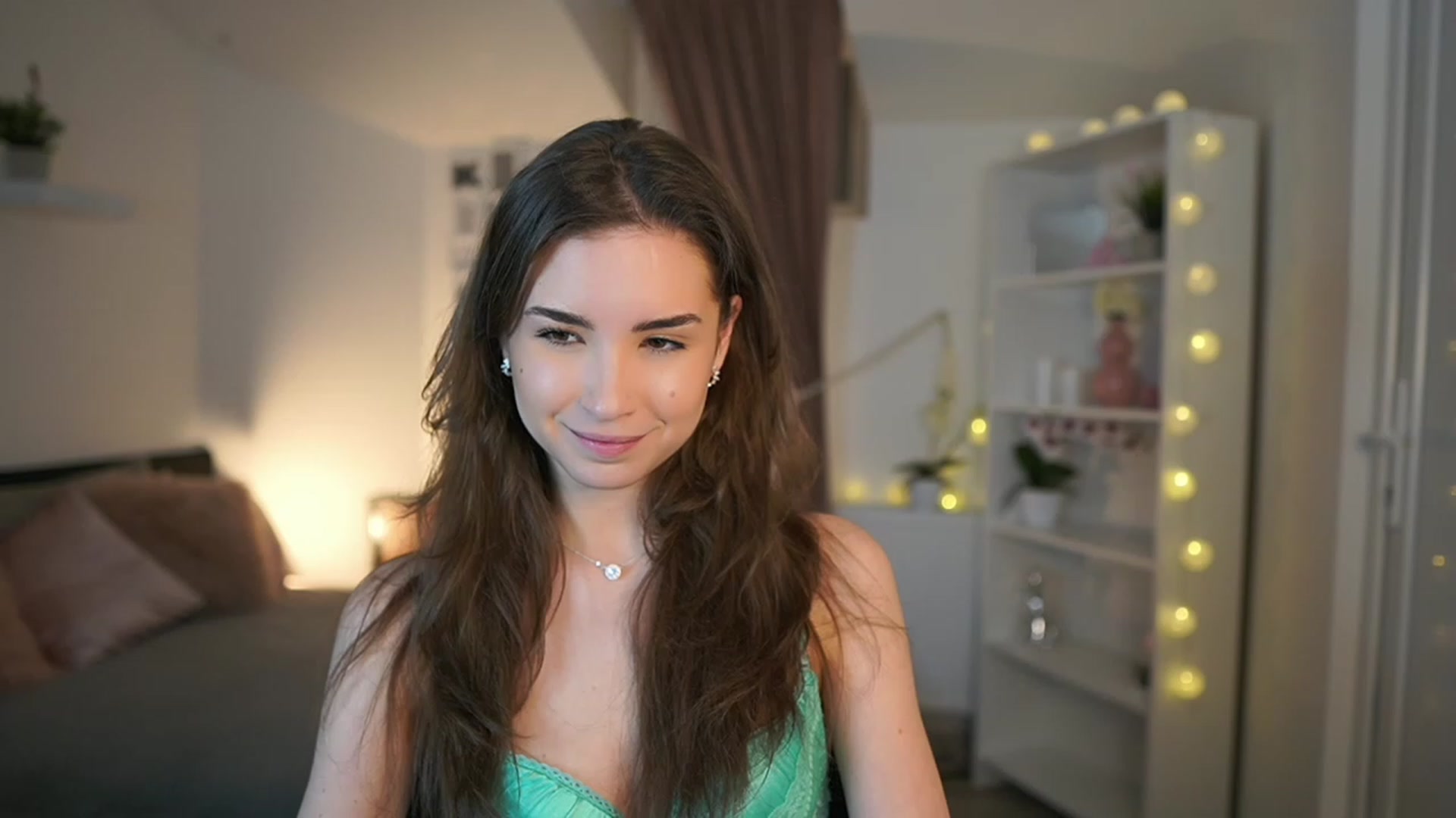 Gallery image thumbnail from Shy_jane's myfreecams stream on, 02/17/2023, 18:08 image 11 of 20