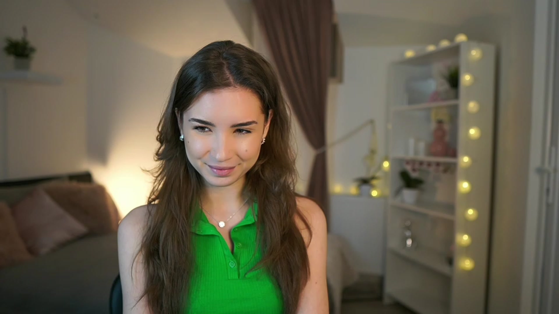Gallery image thumbnail from Shy_jane's myfreecams stream on, 02/17/2023, 18:08 image 2 of 20