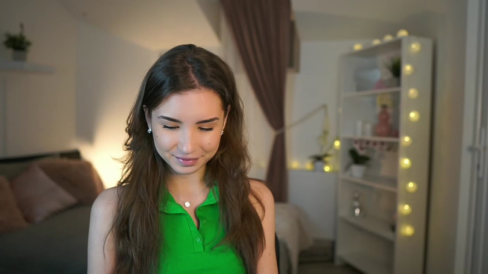 Gallery image thumbnail from Shy_jane's myfreecams stream on, 02/17/2023, 18:08 image 1 of 20