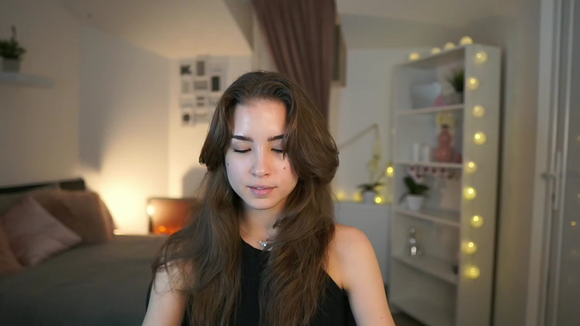Gallery image thumbnail from Shy_jane's myfreecams stream on, 02/19/2023, 10:07 image 19 of 20