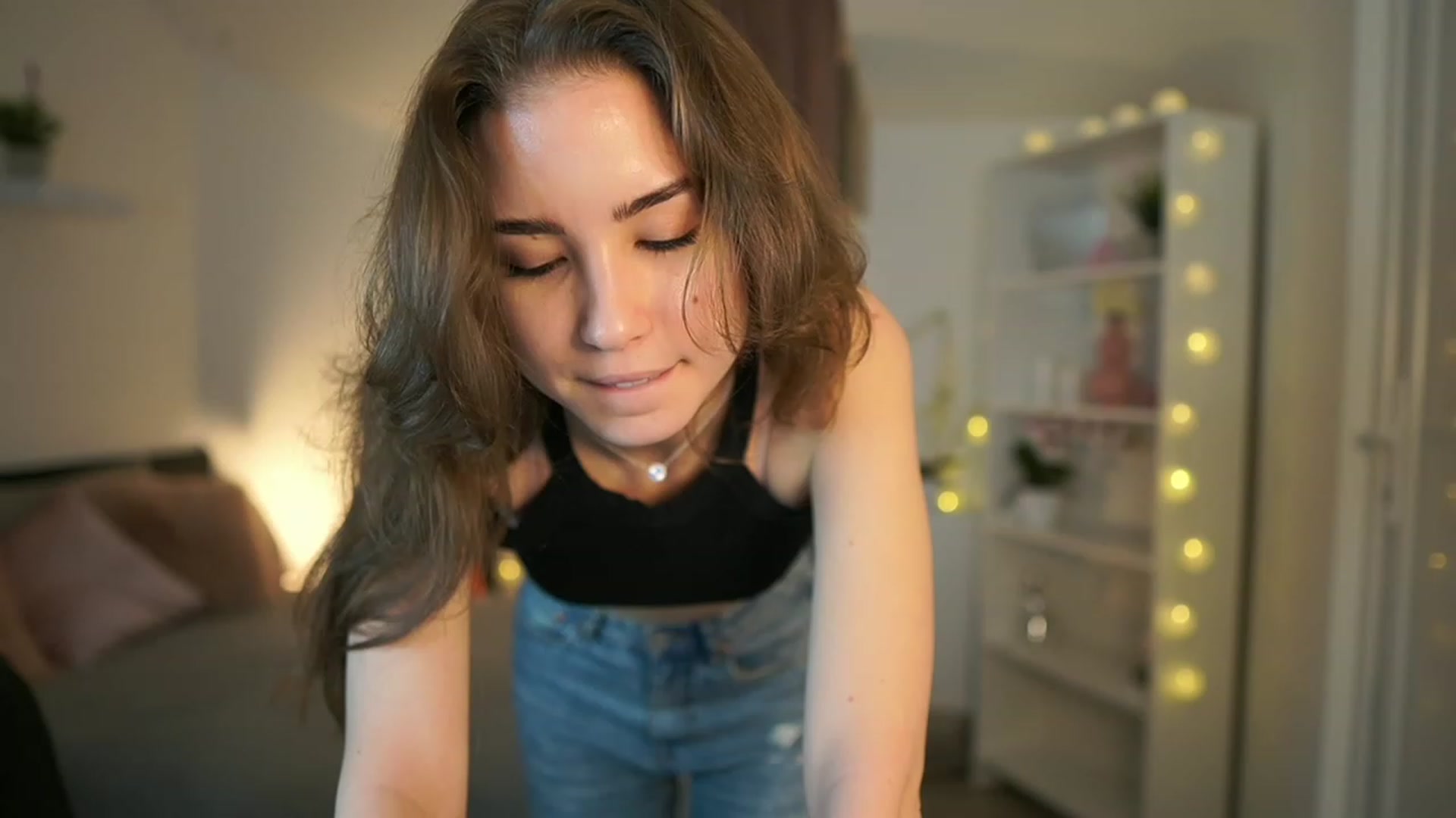 Gallery image thumbnail from Shy_jane's myfreecams stream on, 02/19/2023, 10:07 image 6 of 20