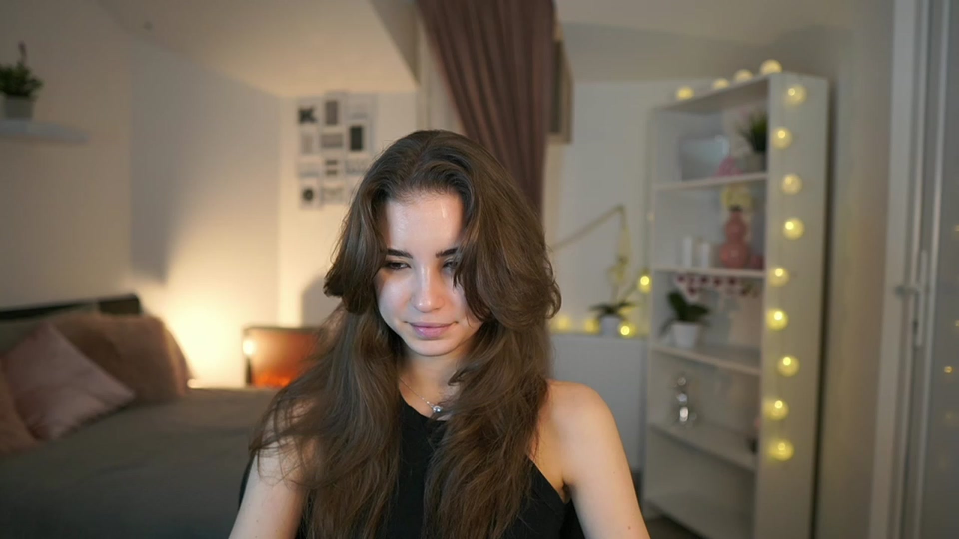Gallery image thumbnail from Shy_jane's myfreecams stream on, 02/19/2023, 10:07 image 20 of 20