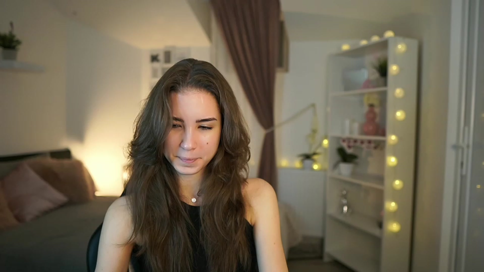 Gallery image thumbnail from Shy_jane's myfreecams stream on, 02/19/2023, 10:07 image 3 of 20