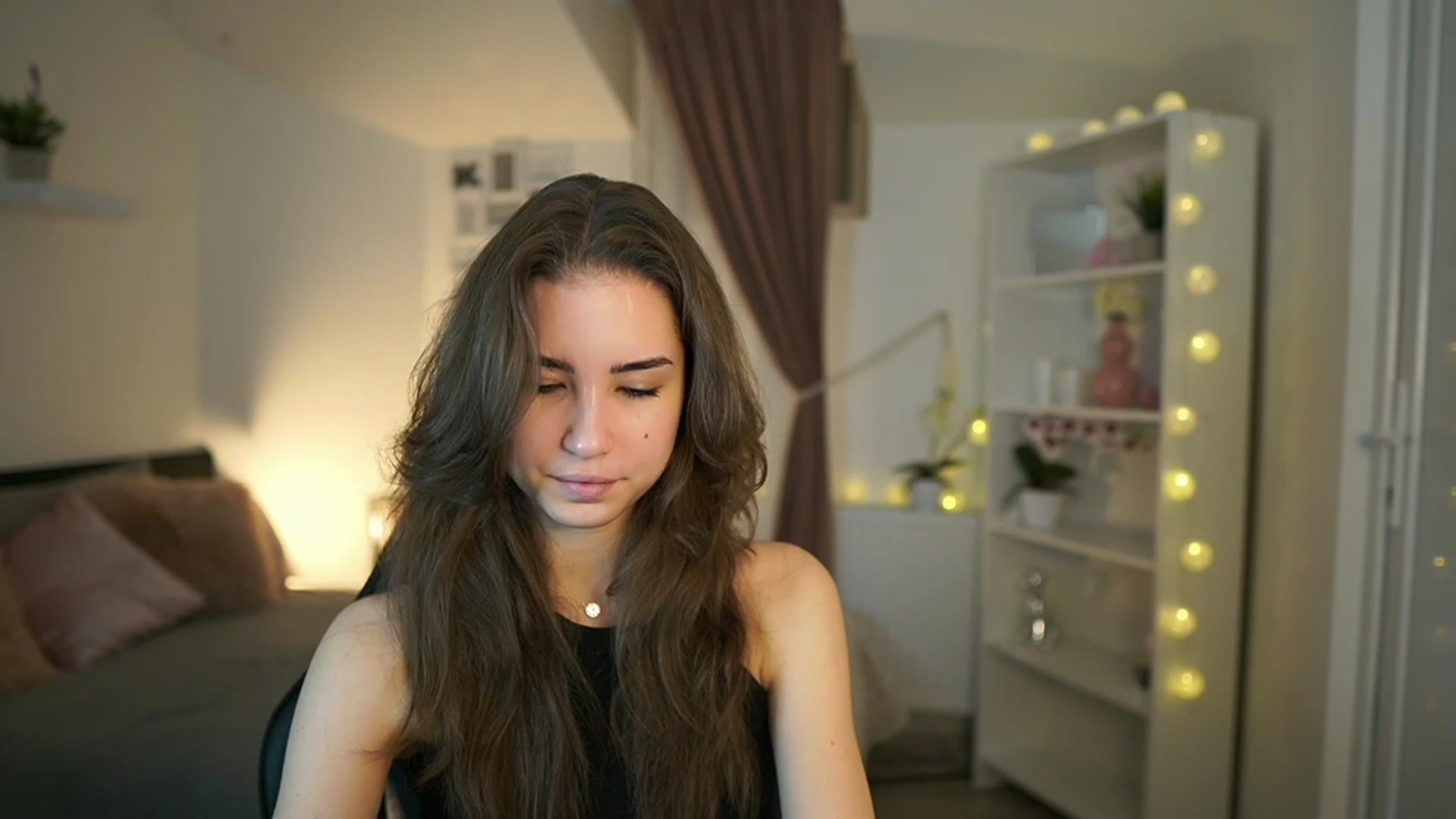 Gallery image thumbnail from Shy_jane's myfreecams stream on, 02/19/2023, 10:07 image 2 of 20