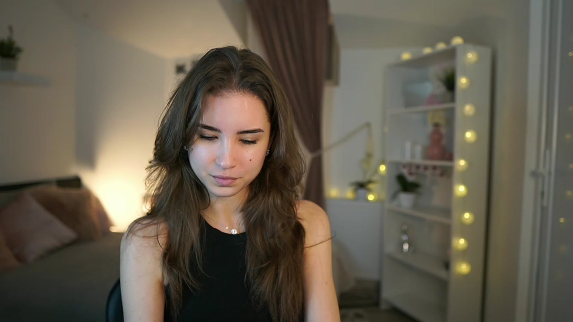 Gallery image thumbnail from Shy_jane's myfreecams stream on, 02/19/2023, 15:06 image 2 of 20