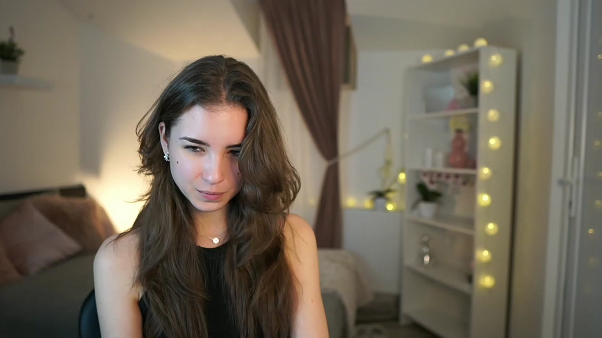 Gallery image thumbnail from Shy_jane's myfreecams stream on, 02/19/2023, 16:39 image 8 of 20