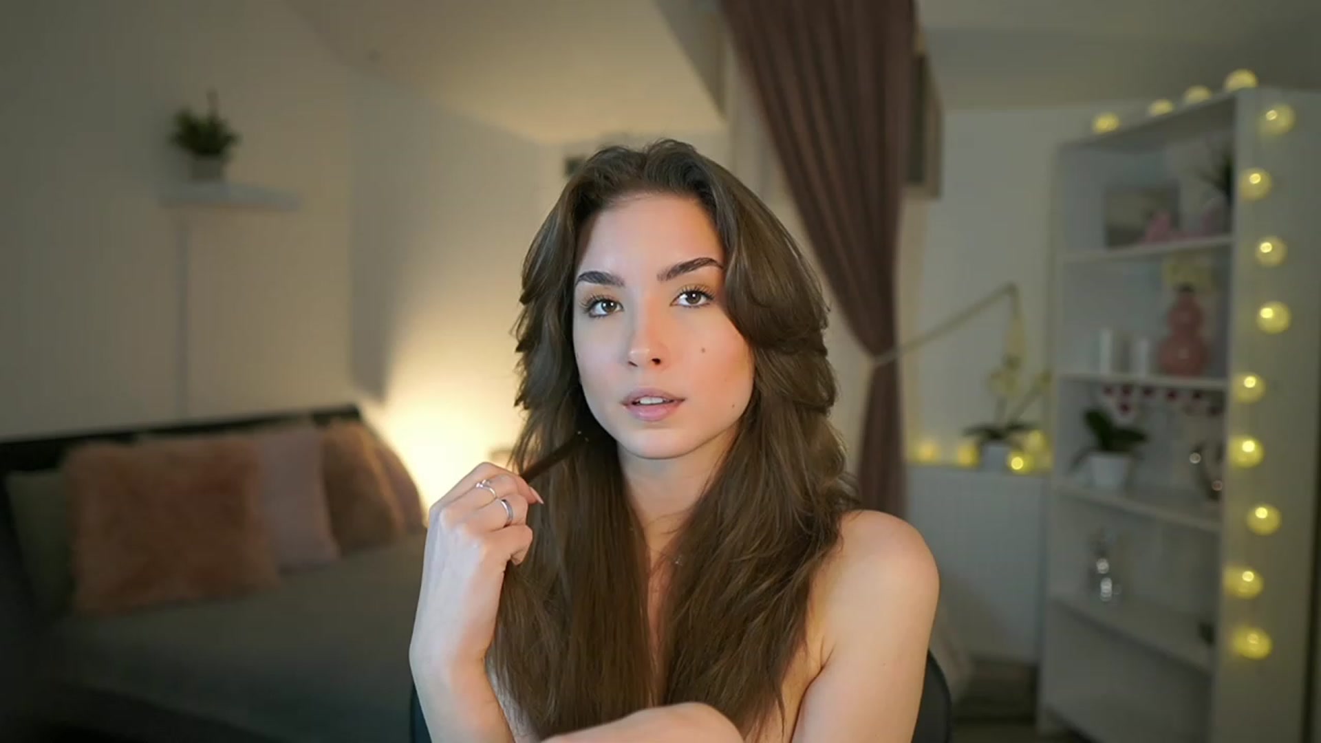 Gallery image thumbnail from Shy_jane's myfreecams stream on, 02/23/2023, 11:13 image 18 of 20