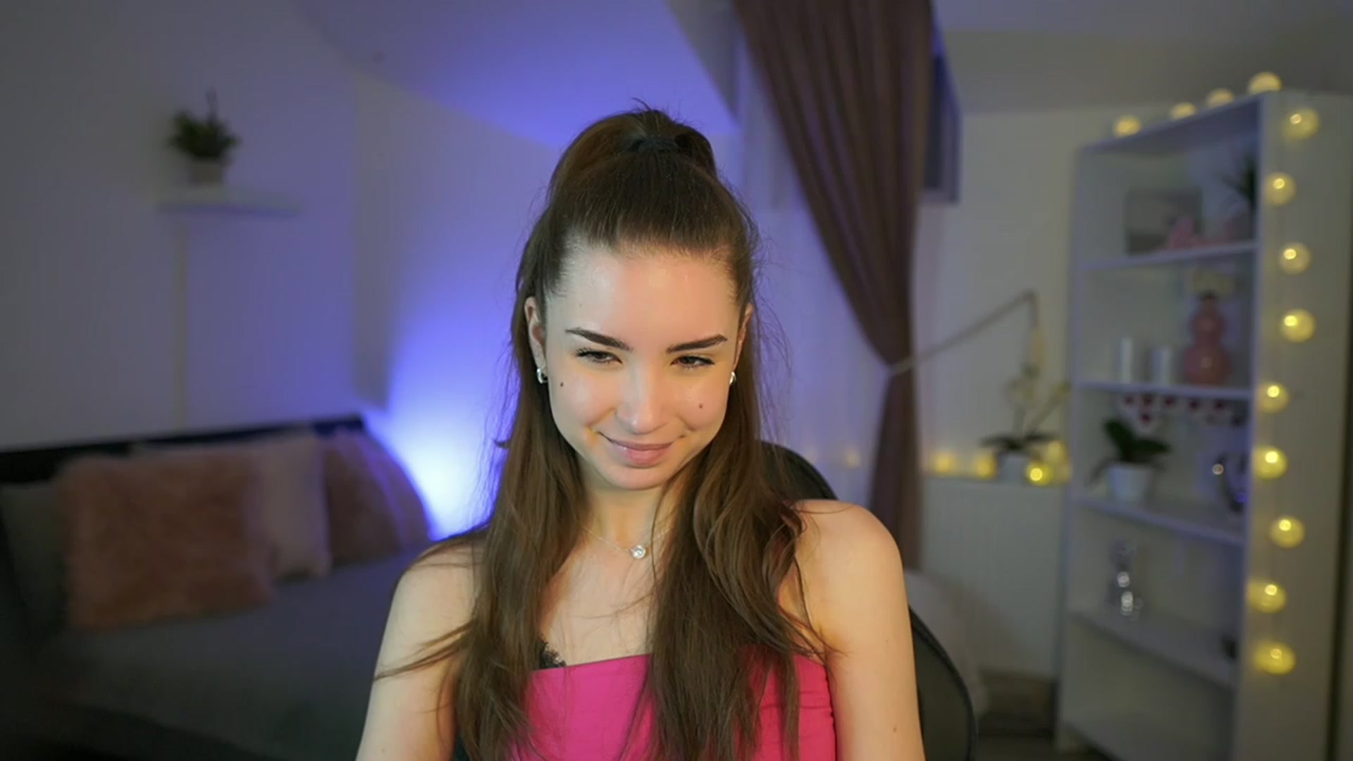 Gallery image thumbnail from Shy_jane's myfreecams stream on, 02/26/2023, 13:29 image 4 of 20