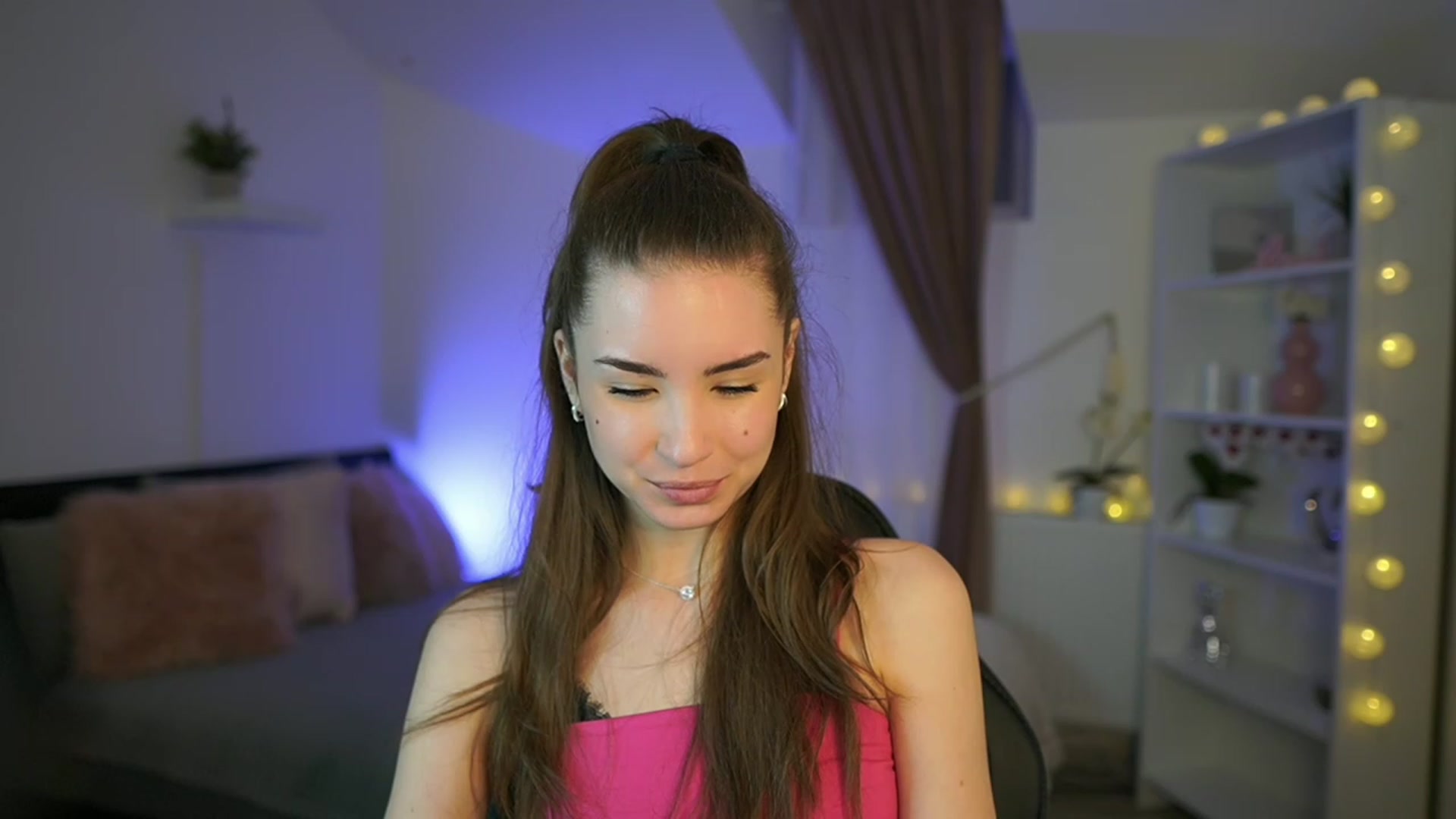 Gallery image thumbnail from Shy_jane's myfreecams stream on, 02/26/2023, 13:29 image 5 of 20