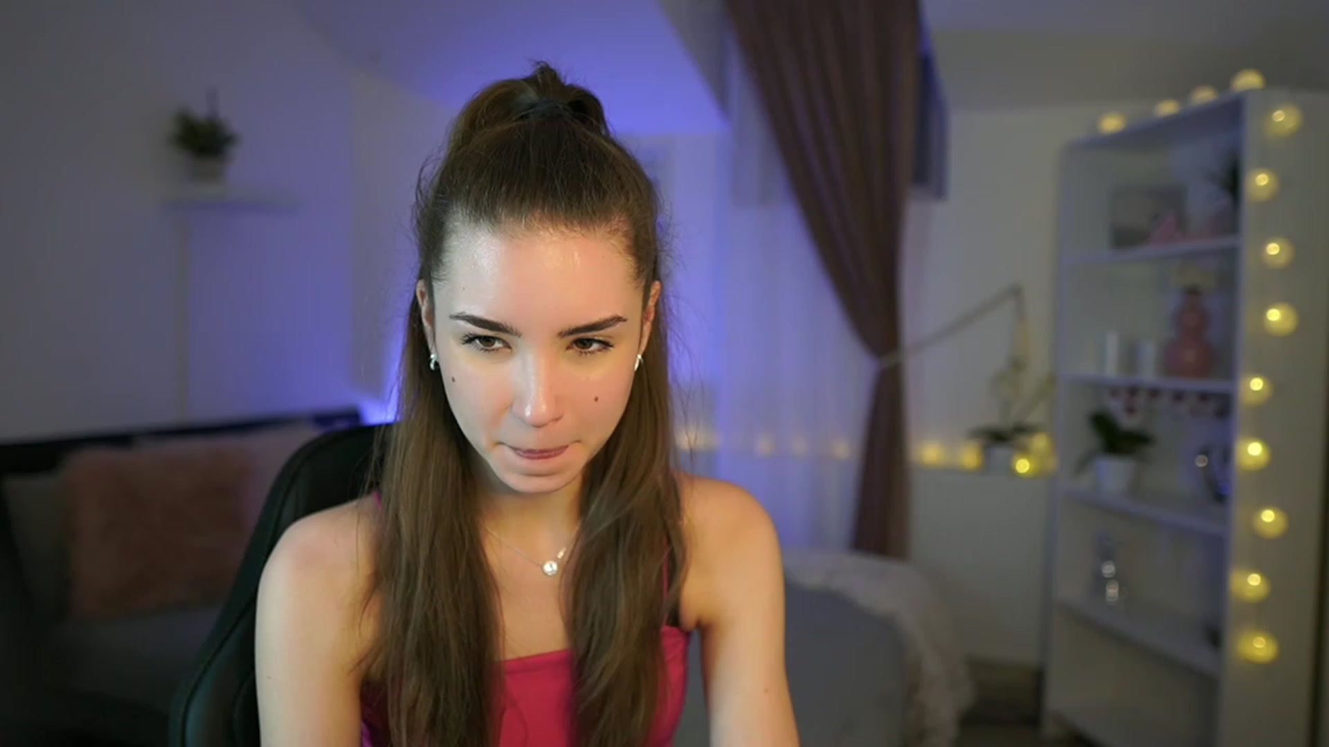Gallery image thumbnail from Shy_jane's myfreecams stream on, 02/26/2023, 18:01 image 7 of 20