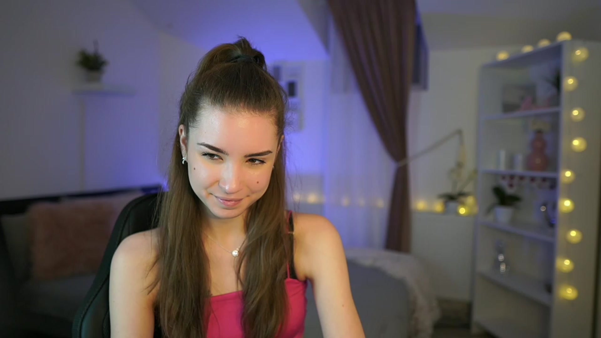 Gallery image thumbnail from Shy_jane's myfreecams stream on, 02/26/2023, 18:01 image 18 of 20