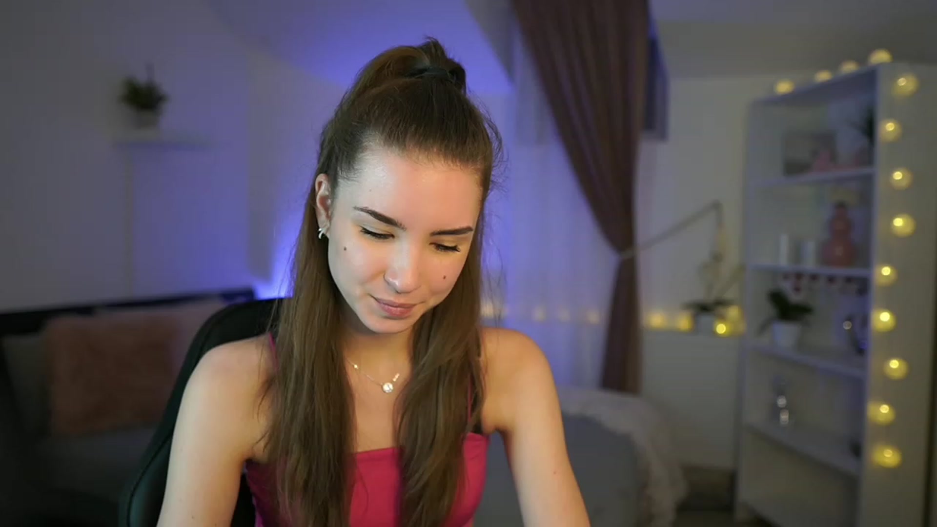 Gallery image thumbnail from Shy_jane's myfreecams stream on, 02/26/2023, 18:01 image 4 of 20
