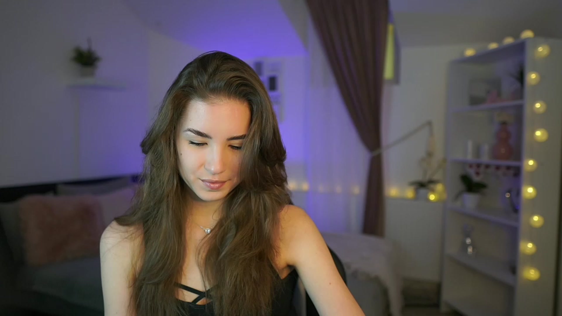 Gallery image thumbnail from Shy_jane's myfreecams stream on, 02/27/2023, 15:39 image 2 of 20
