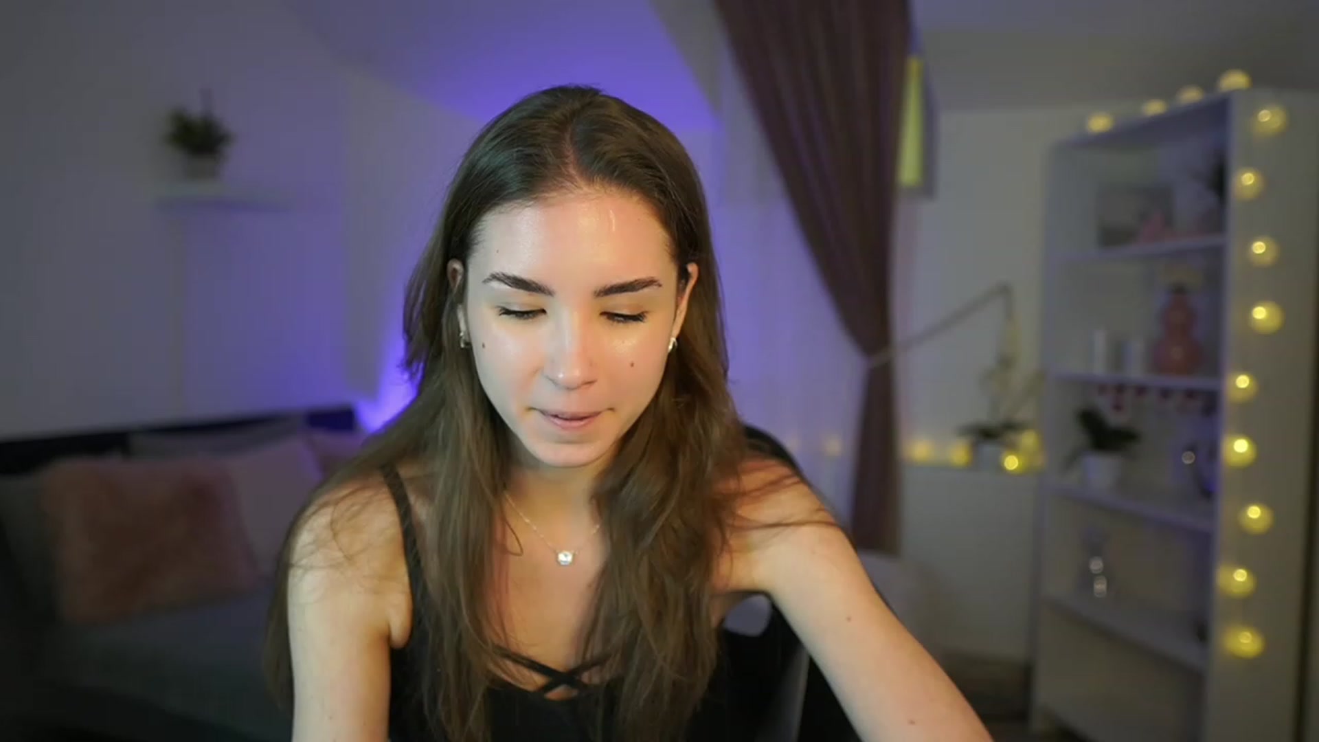 Gallery image thumbnail from Shy_jane's myfreecams stream on, 02/27/2023, 17:51 image 7 of 20